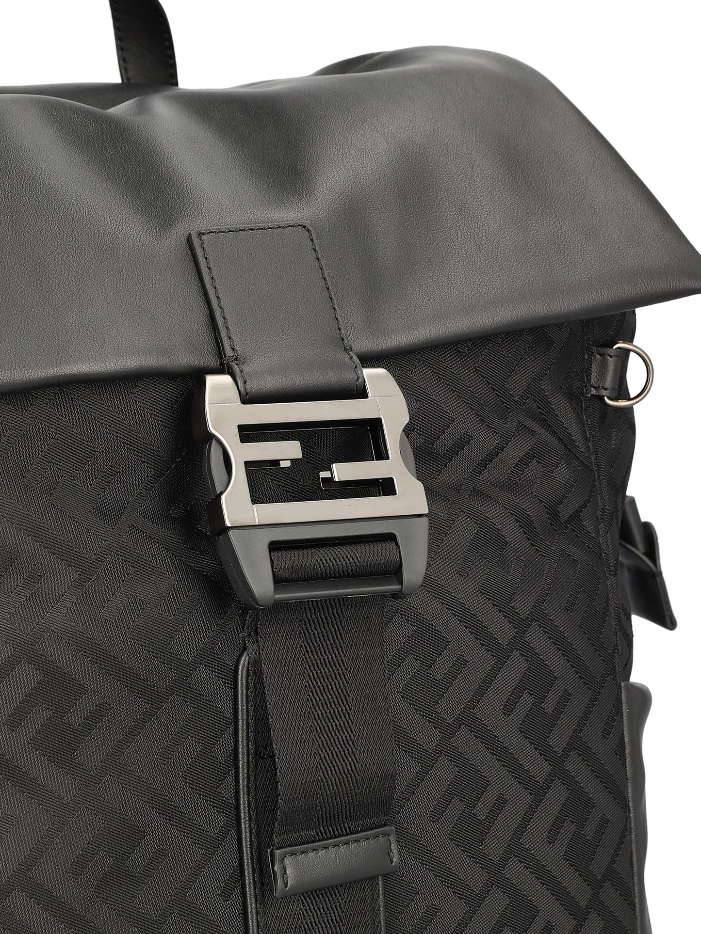 Zaino realizzato in nylon. 7VZ090 AVC6F0SAJ FENDI