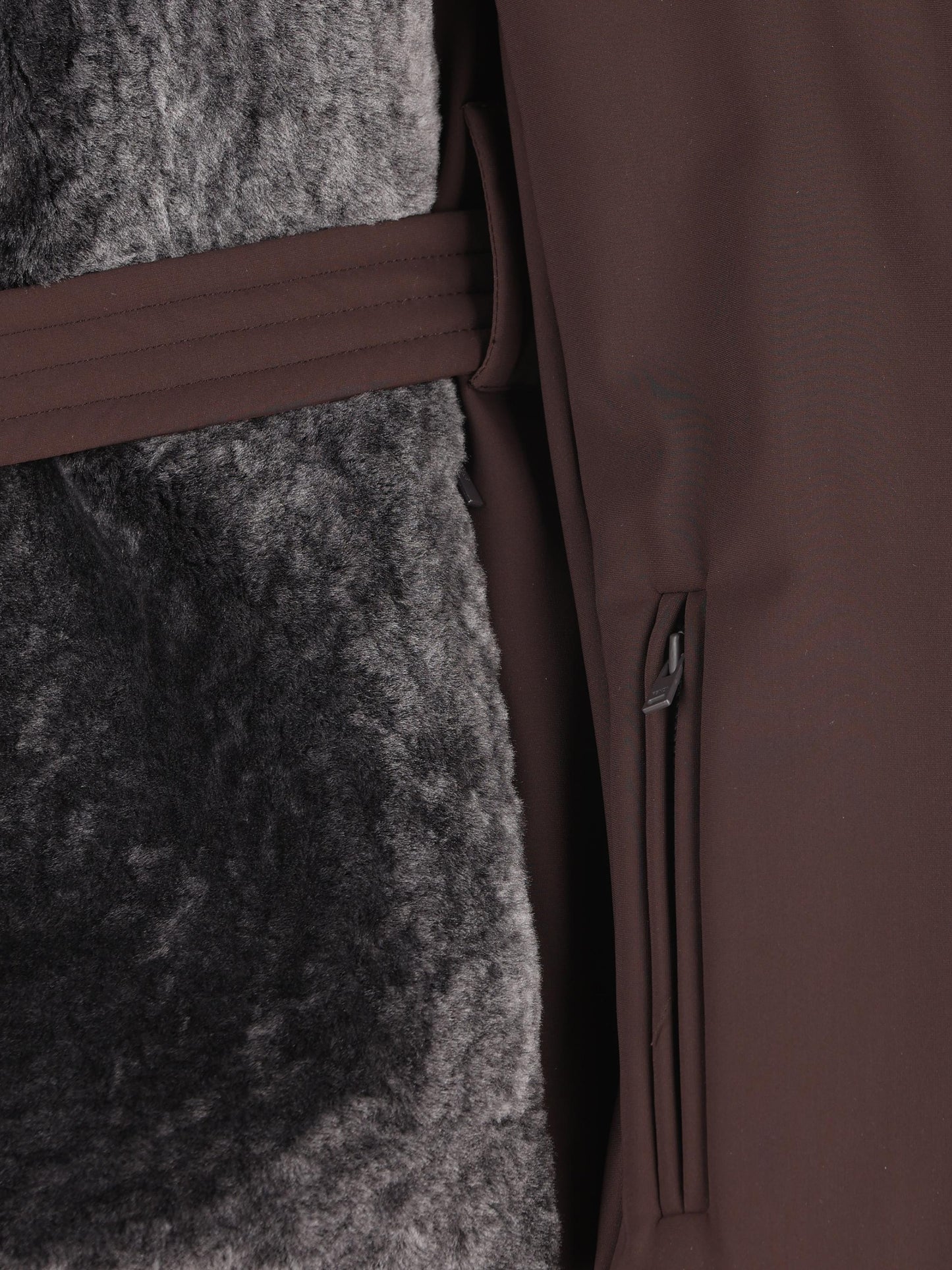 Giacca da sci in shearling e tessuto tecnico. FAN150 AT98F1T6H FENDI