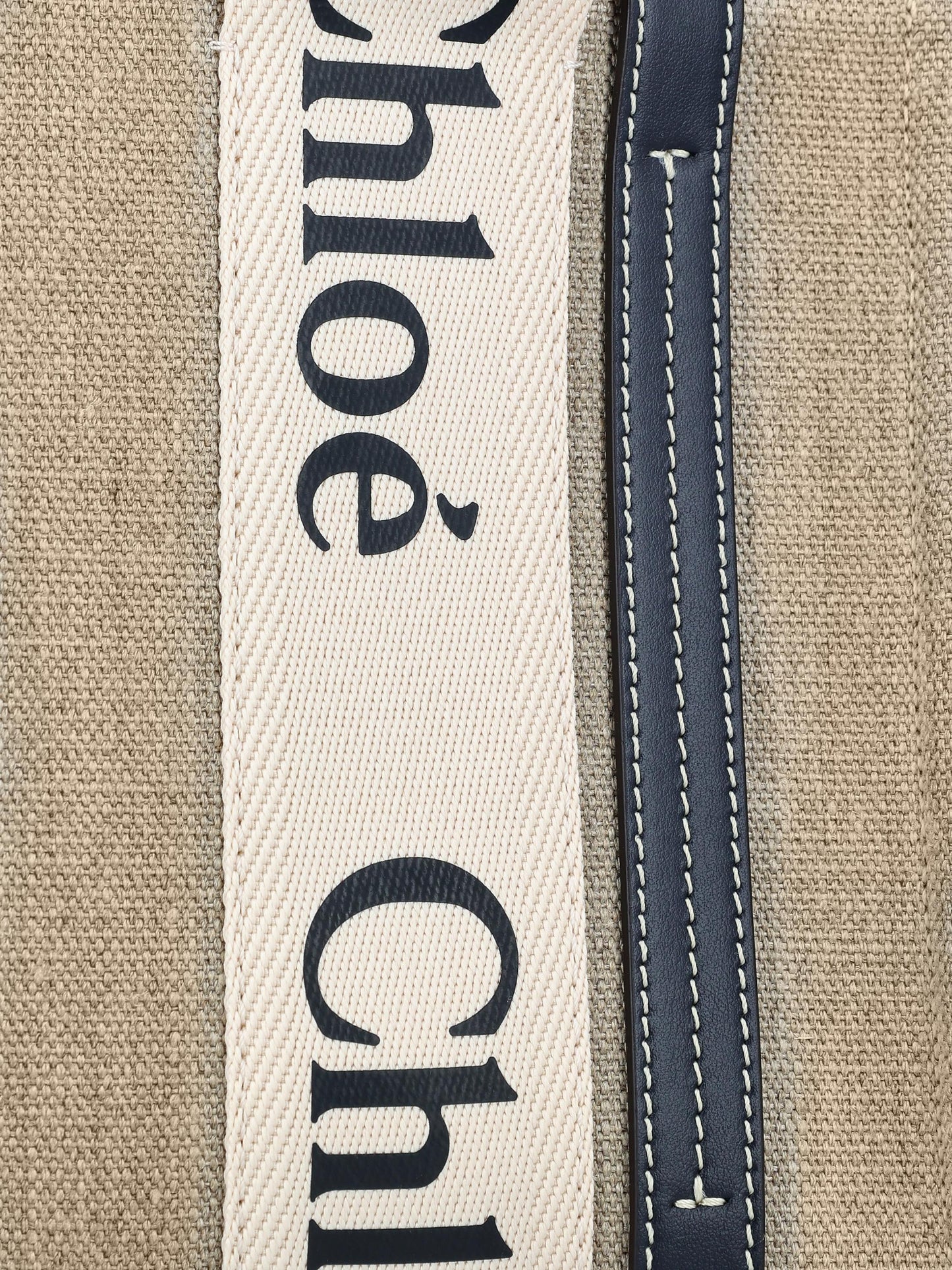 Borsa realizzata in tela di lino e pelle di vitello. CHC22AS397I26 91J CHLOE'