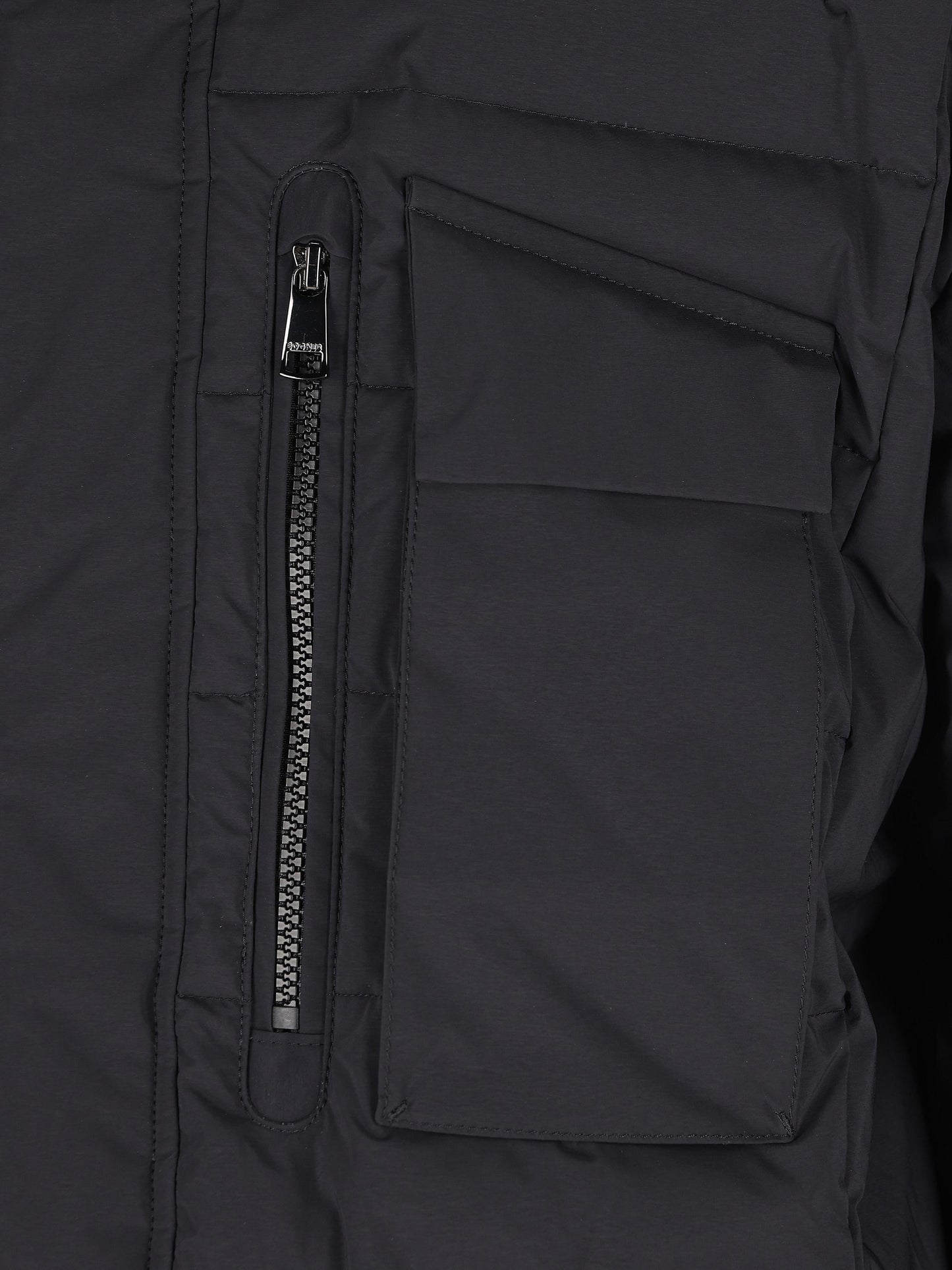 Giacca realizzata in poliammide. 31099122 026 BOGNER