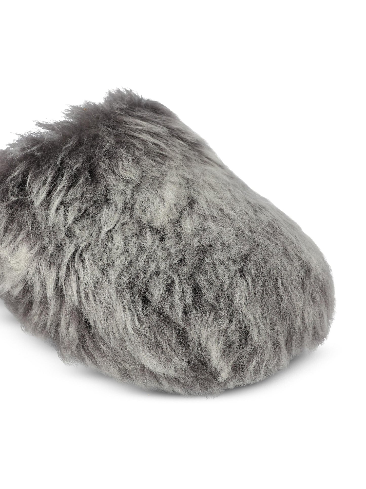 Ciabatte realizzate in montone. 1173591 CHRC UGG