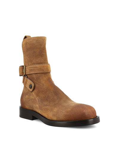 Stivali realizzati in pelle. 8124367 C2382 BURBERRY