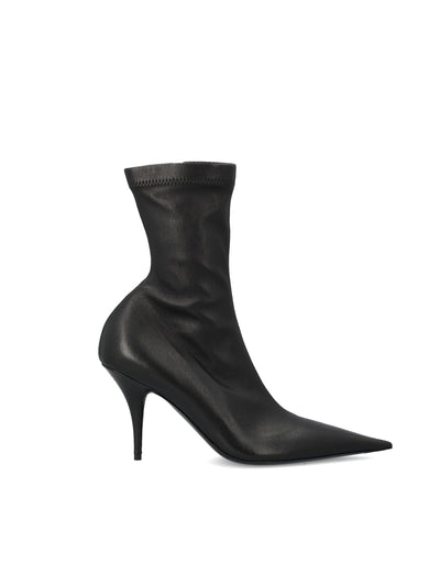 Stivaletti realizzati in pelle. 853387 WB1S11080 BALENCIAGA