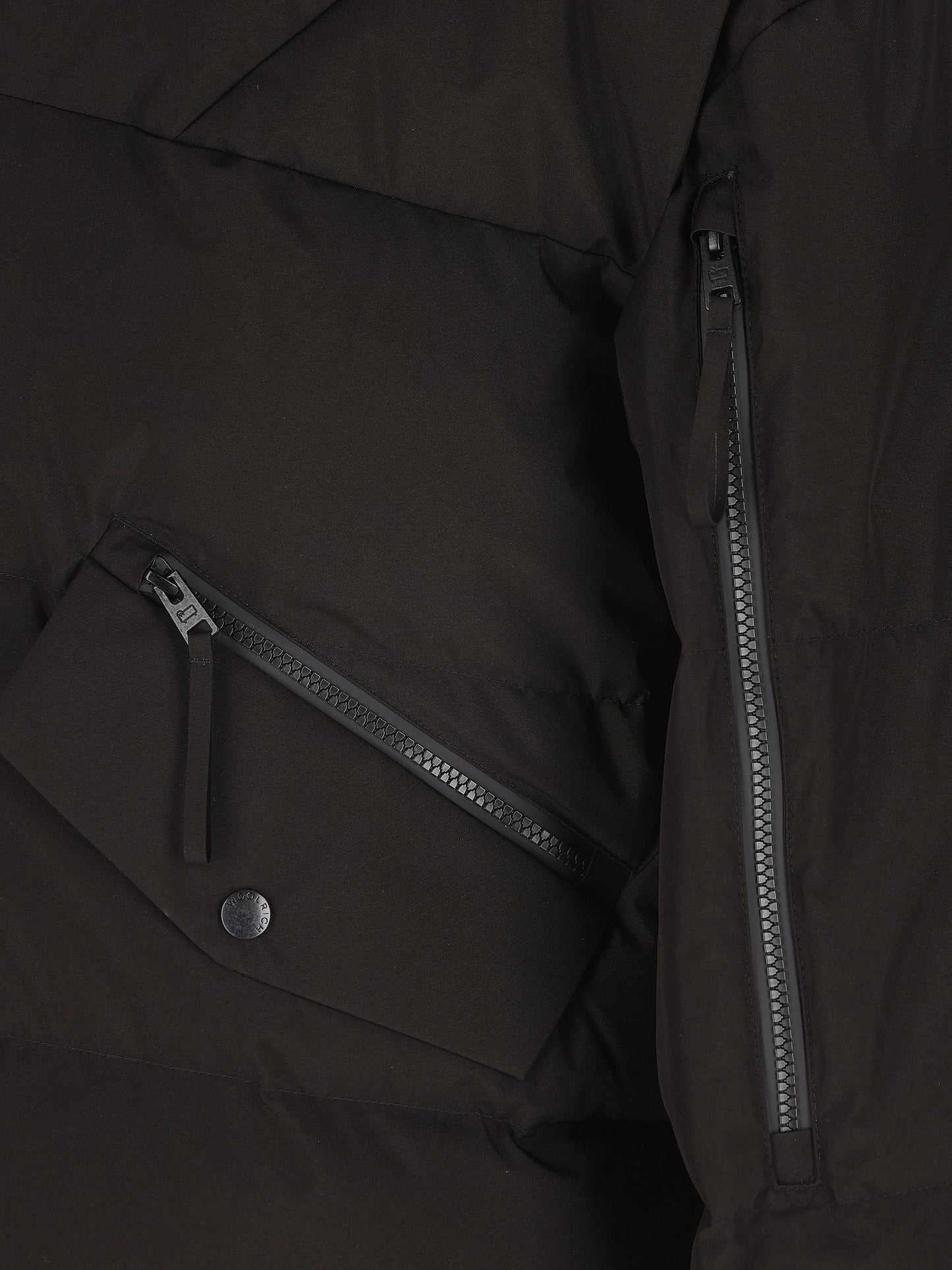 Piumino realizzato in poliestere. CFWWOU1048FRUT3790 100 WOOLRICH