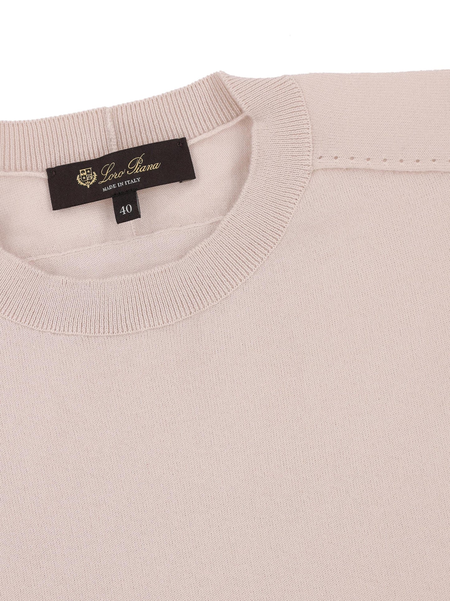 Girocollo realizzato in cashmere. FAM9050 A314 LORO PIANA