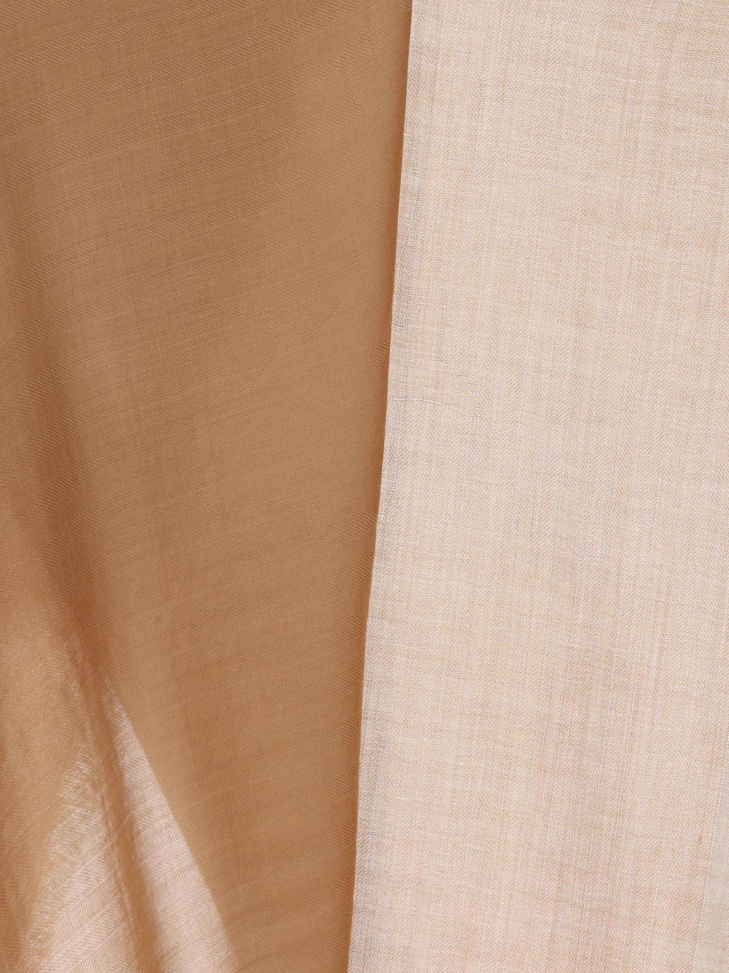 Scialle realizzato in cashmere. FAQ0071 E0FI LORO PIANA