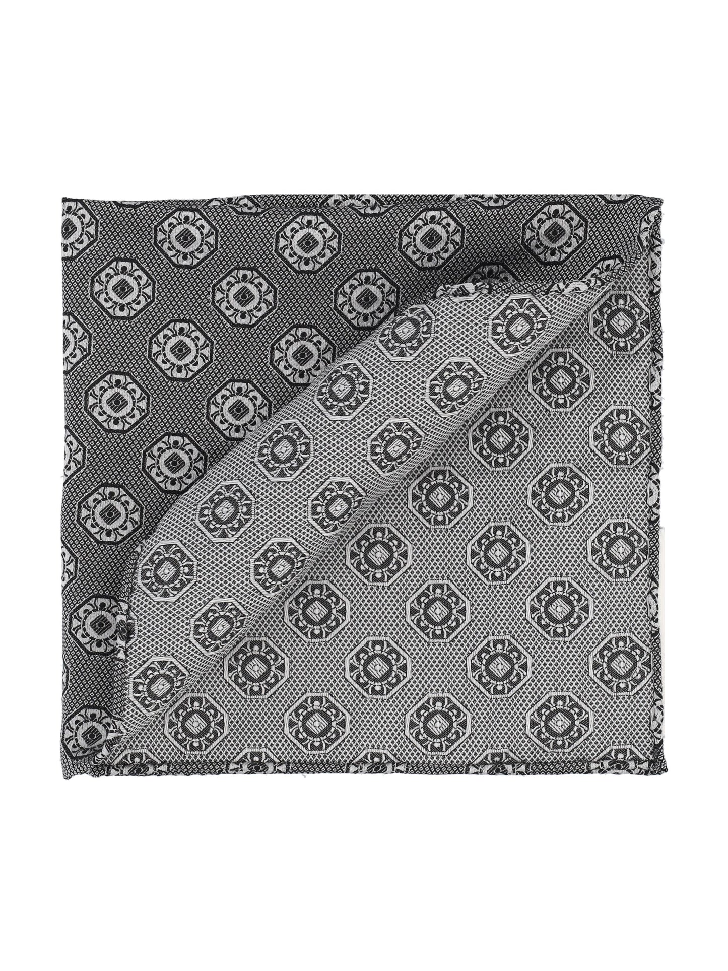 Pochette realizzata in seta. MX8740091 C039 BRUNELLO CUCINELLI