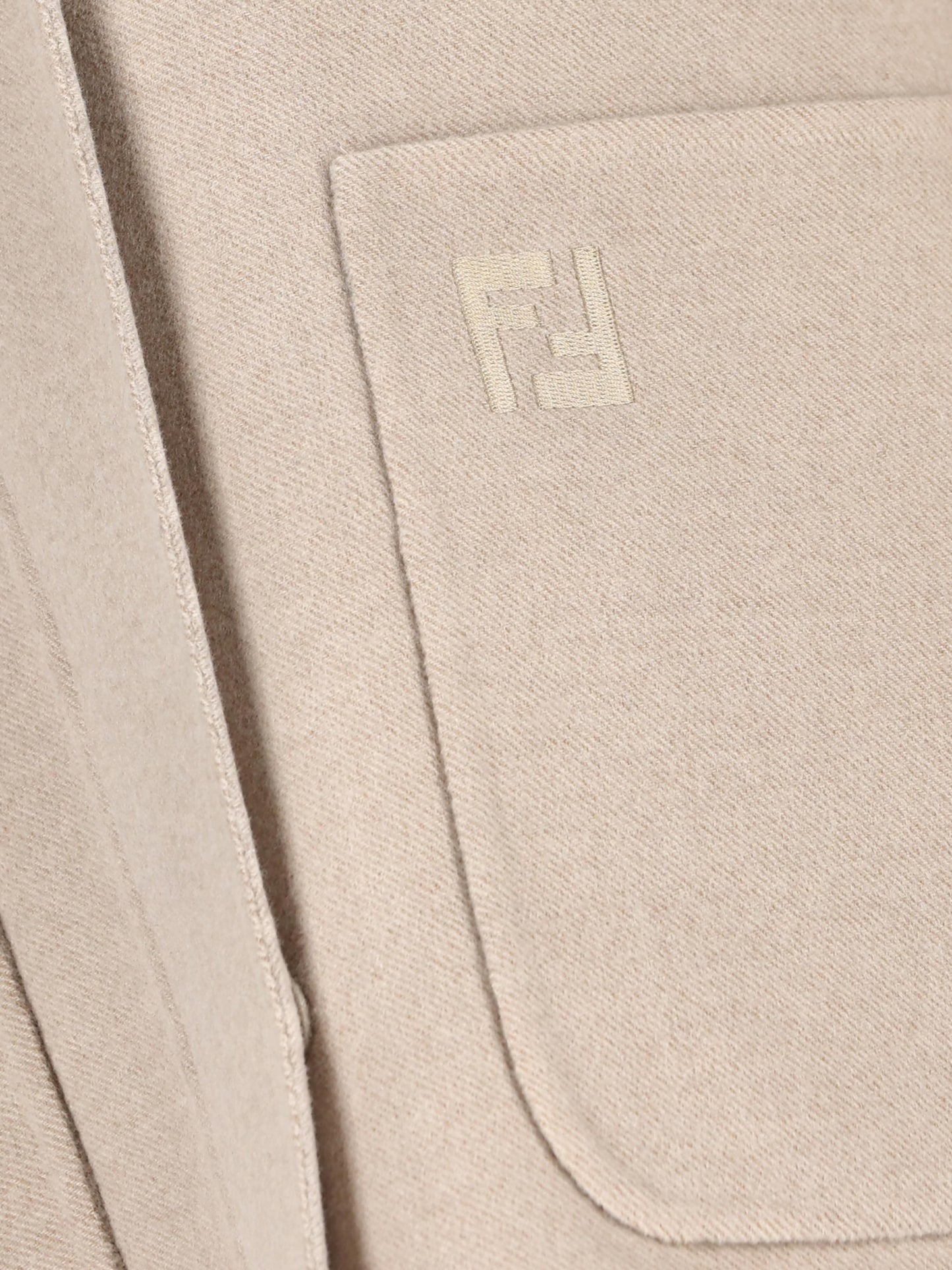 Giacca realizzata in lana di tosa. FJ7587 A5HDF1MYZ FENDI