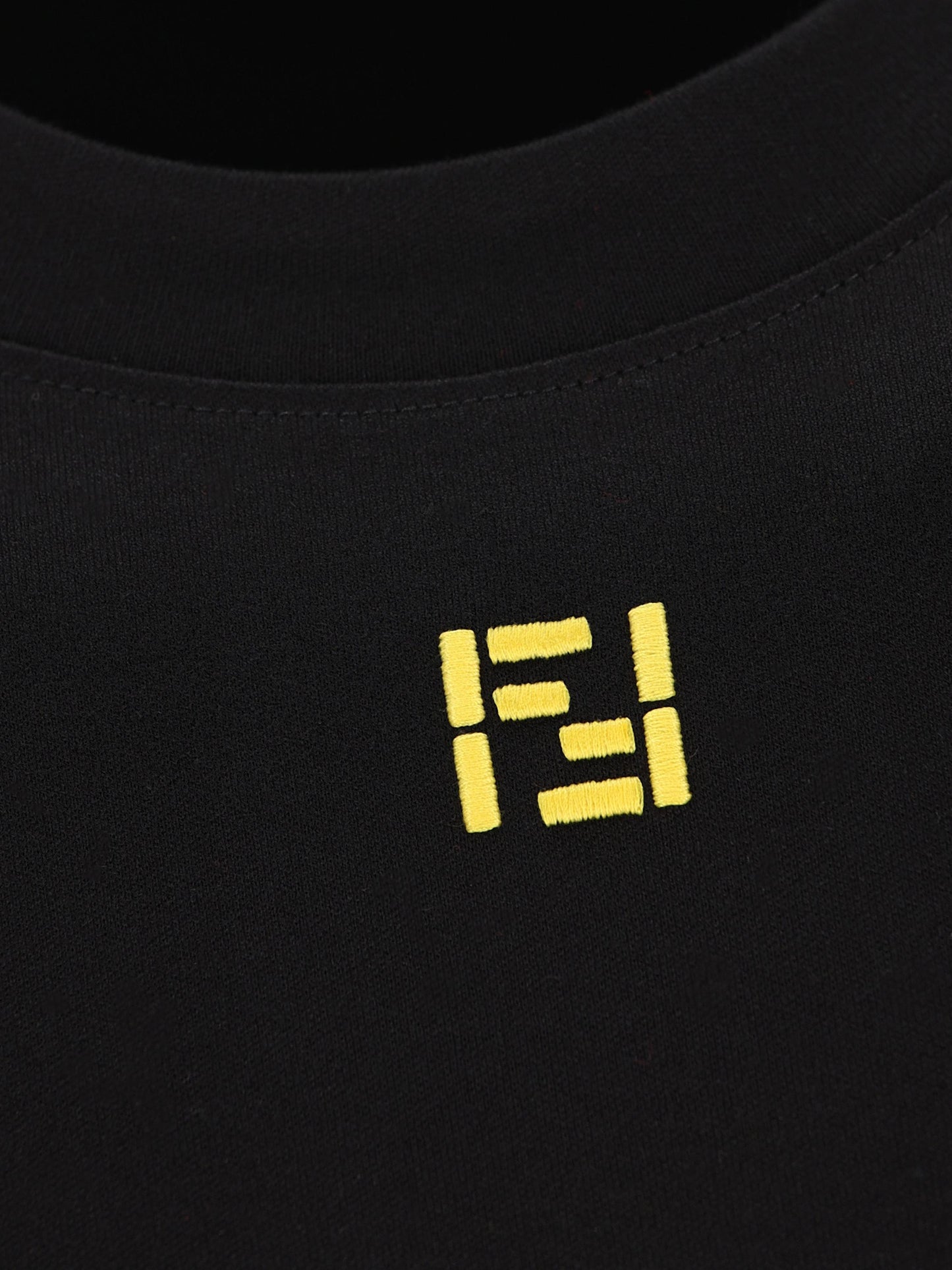 T-shirt realizzata in cotone FY0936 AY0HF0QA1 FENDI