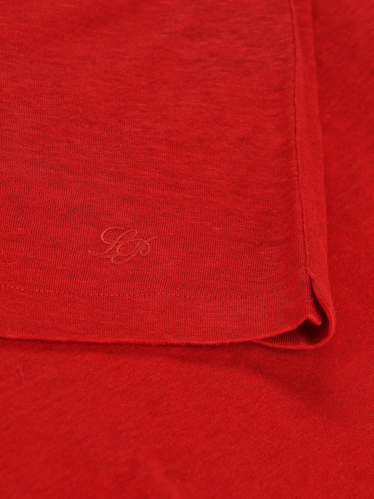 T-Shirt realizzata in lino. FAM8107 R354 LORO PIANA