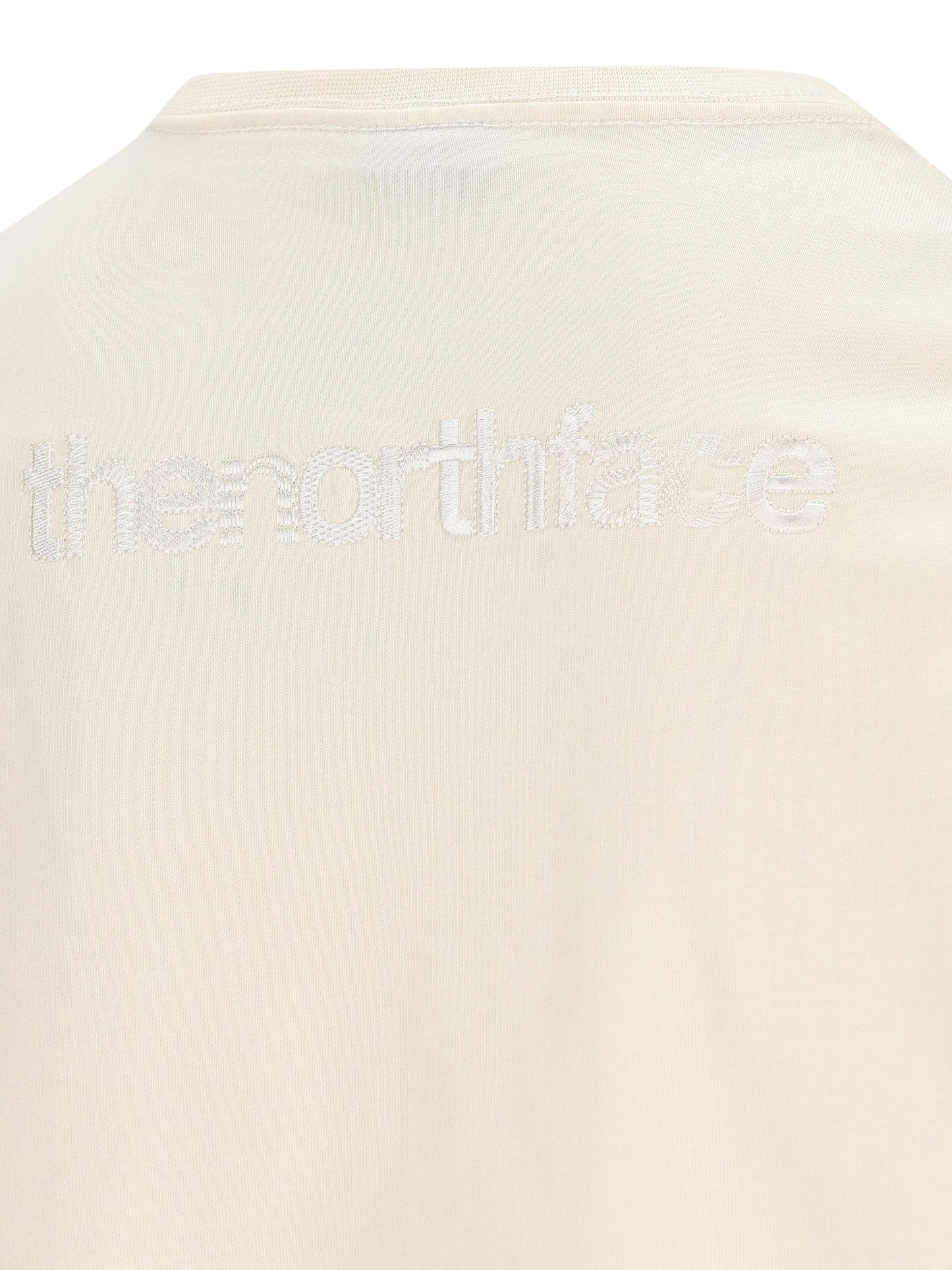 T-Shirt realizzata in cotone. NF0A8C35 QLI1 THE NORTH FACE
