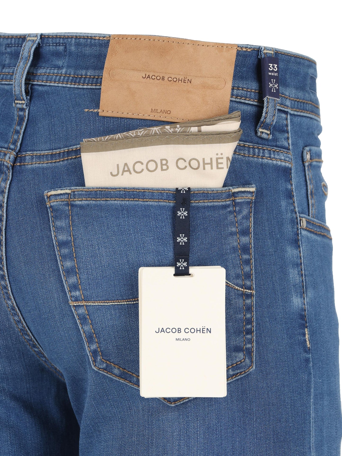 Pantaloni realizzati in viscosa e cotone. QE004057 P3582V2200D JACOB COHËN