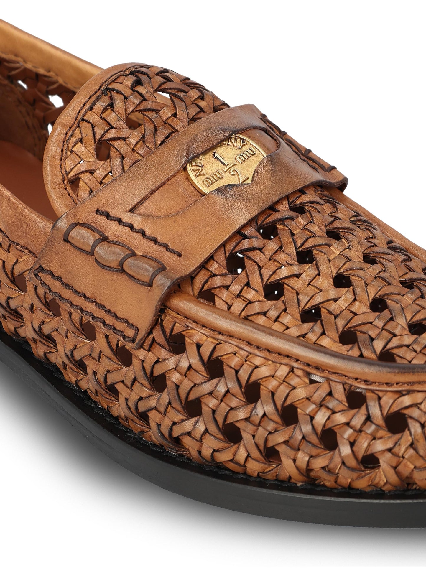 Mocassini realizzati in pelle di vitello. 5D683E 3ZN7F0046 MIU MIU