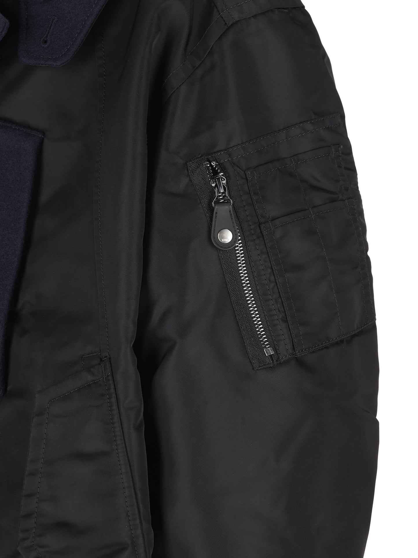 Giacca realizzata in poliammide riciclata. D26987-C143 6484 G-STAR