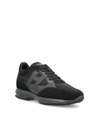 Sneakers realizzate in pelle scamosciata. HXW7130GC80UZA B999 HOGAN