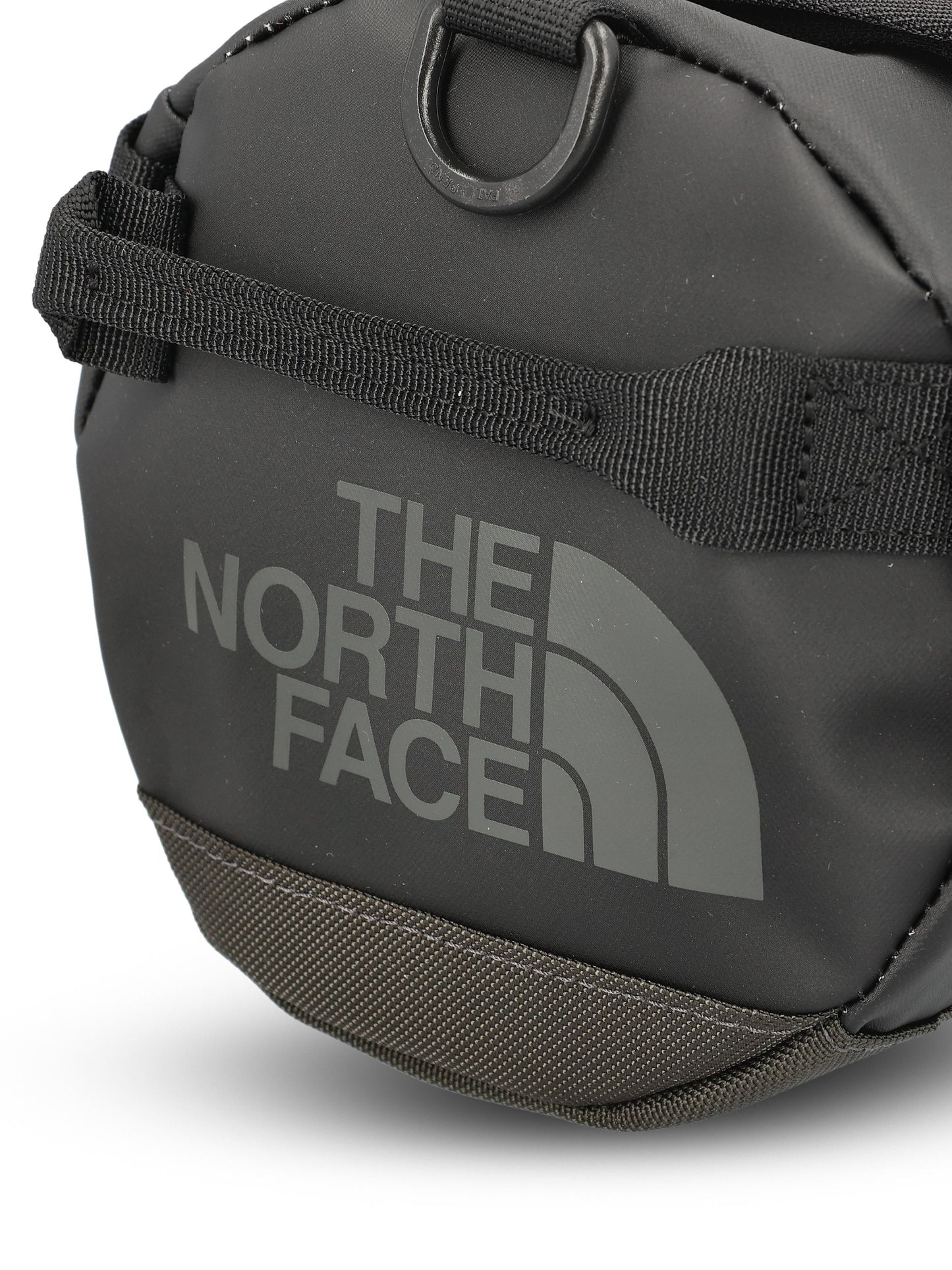 Borsone realizzato in poliestere riciclato. NF0A8GJ8 KT01 THE NORTH FACE