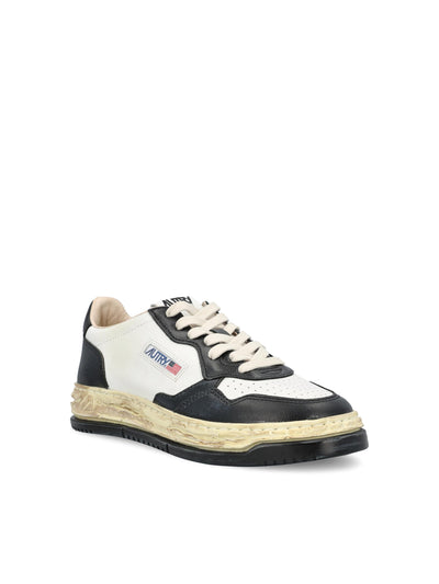 Sneakers realizzate in pelle. AVLW MMY3 AUTRY - MIHARA YASUHIRO