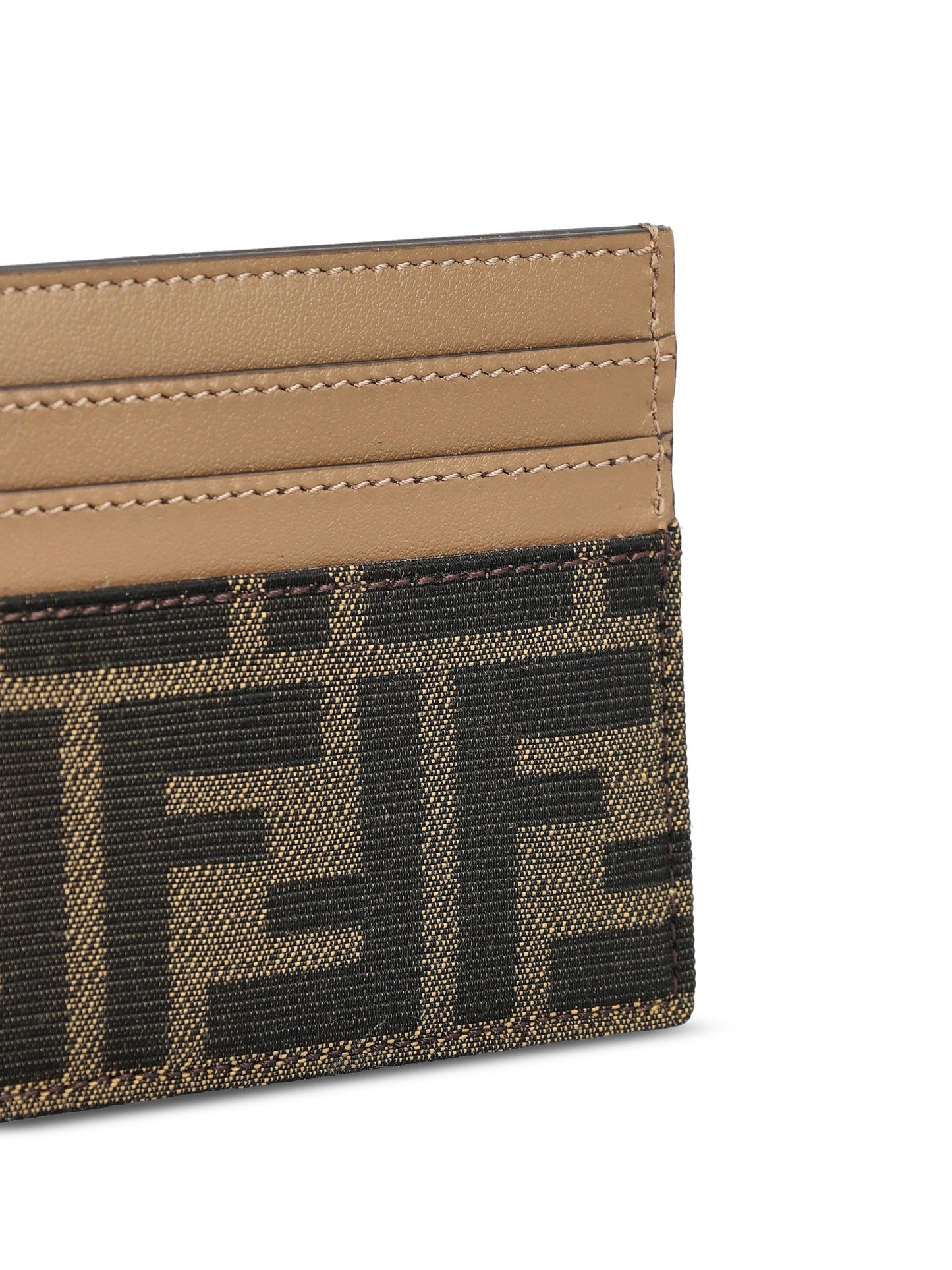 Portacarte realizzato in tessuto e pelle. 8M0445 A98PF0A6E FENDI