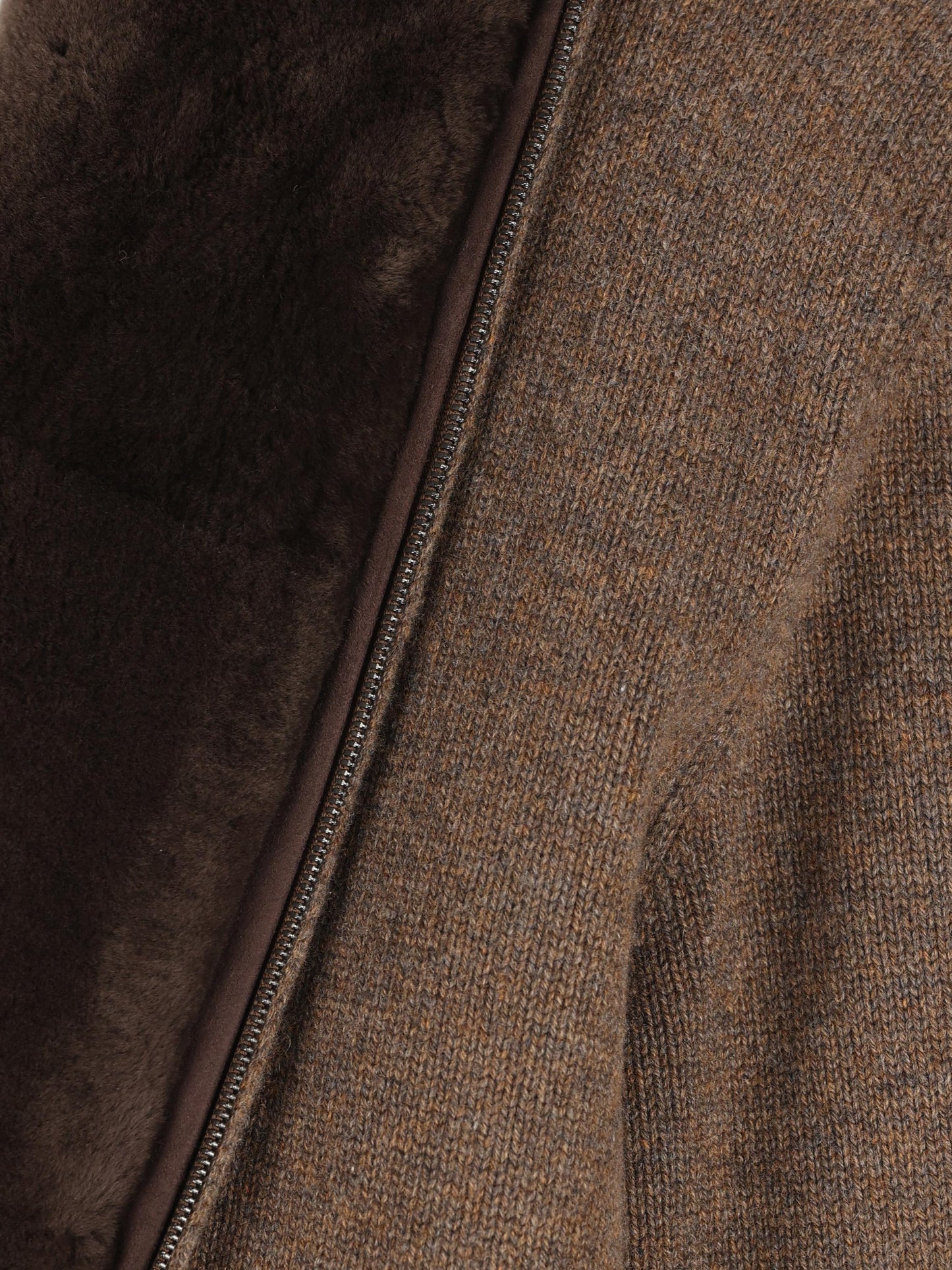 Bomber realizzato in baby cashmere. FAP3131 H10W LORO PIANA