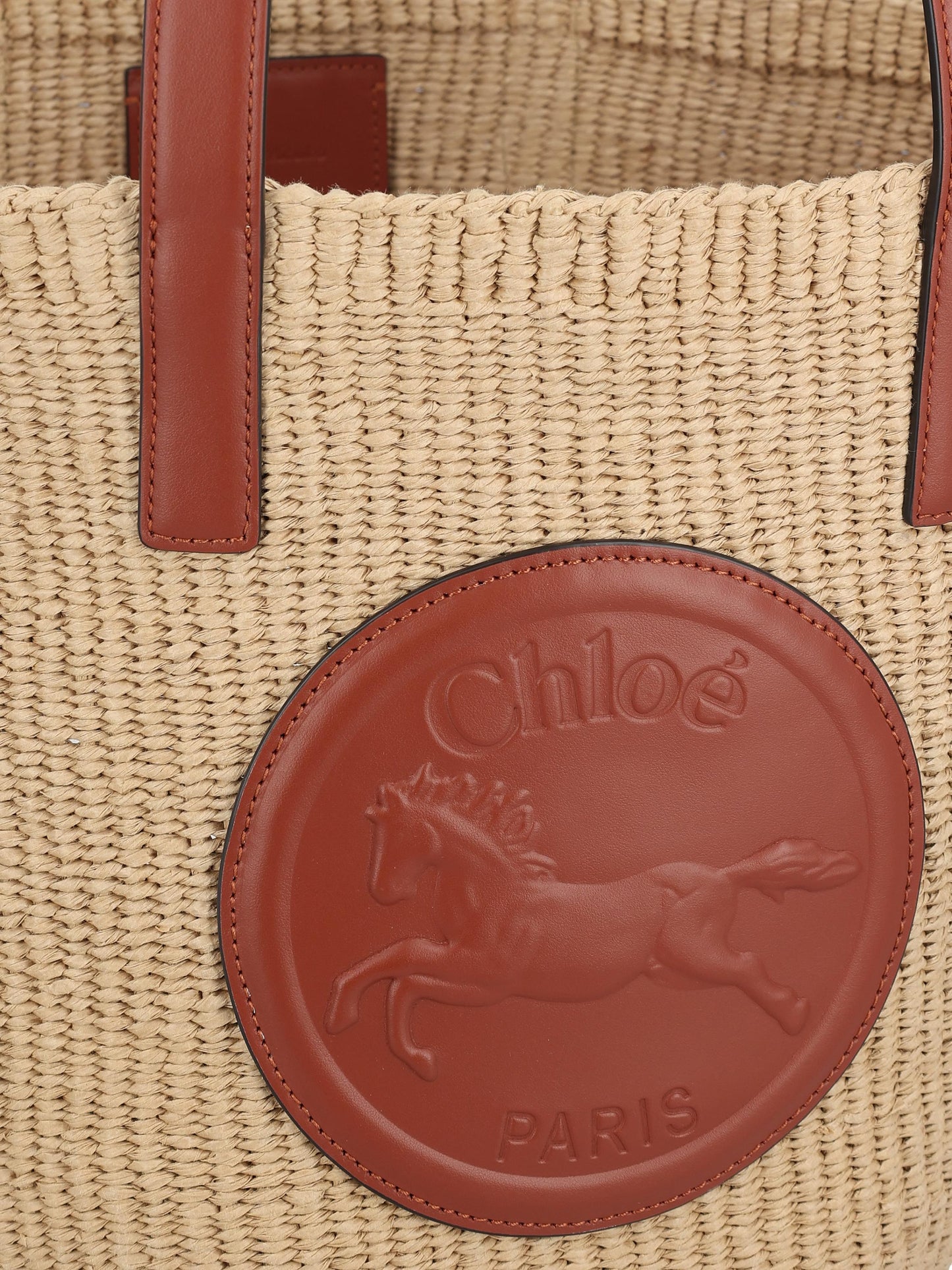 Borsa realizzata in carta equo-solidale. CHC25SS591O82 27S CHLOE'