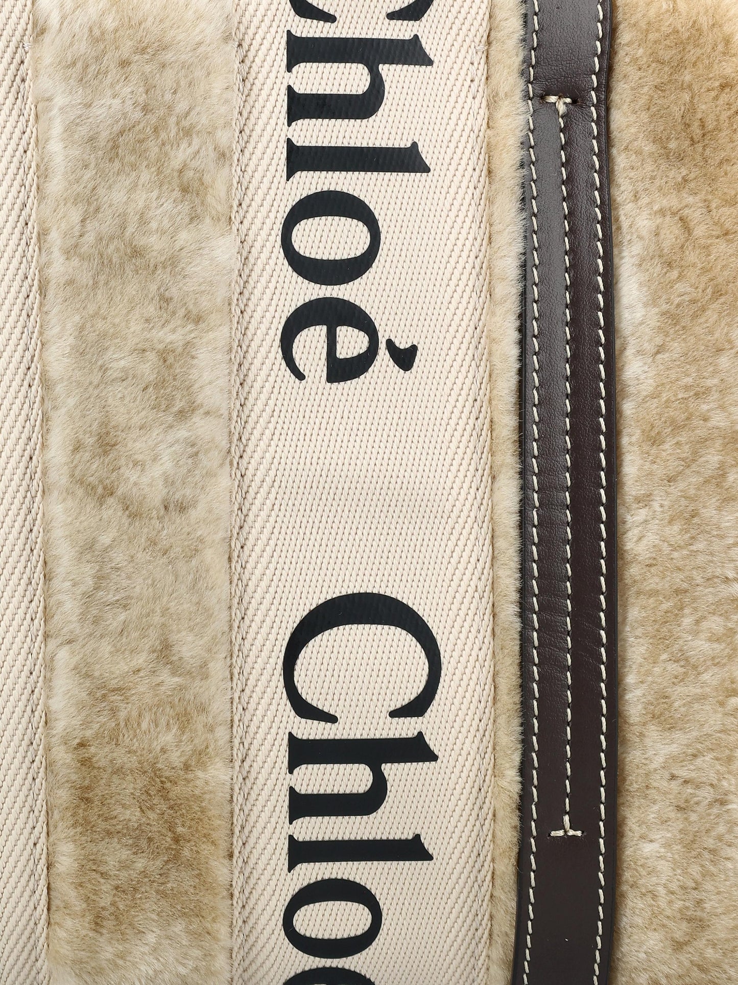Tote bag realizzata in shearling. CH25WS397Q44 24M CHLOE'