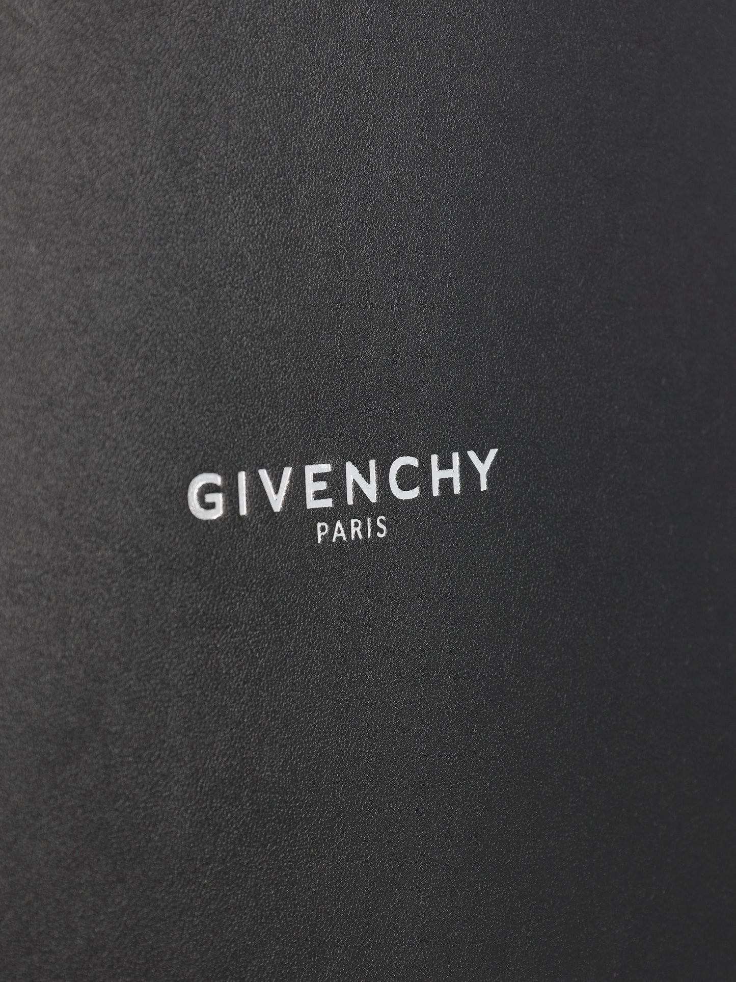 Pochette realizzata in pelle. BK60FXK21L 001 GIVENCHY