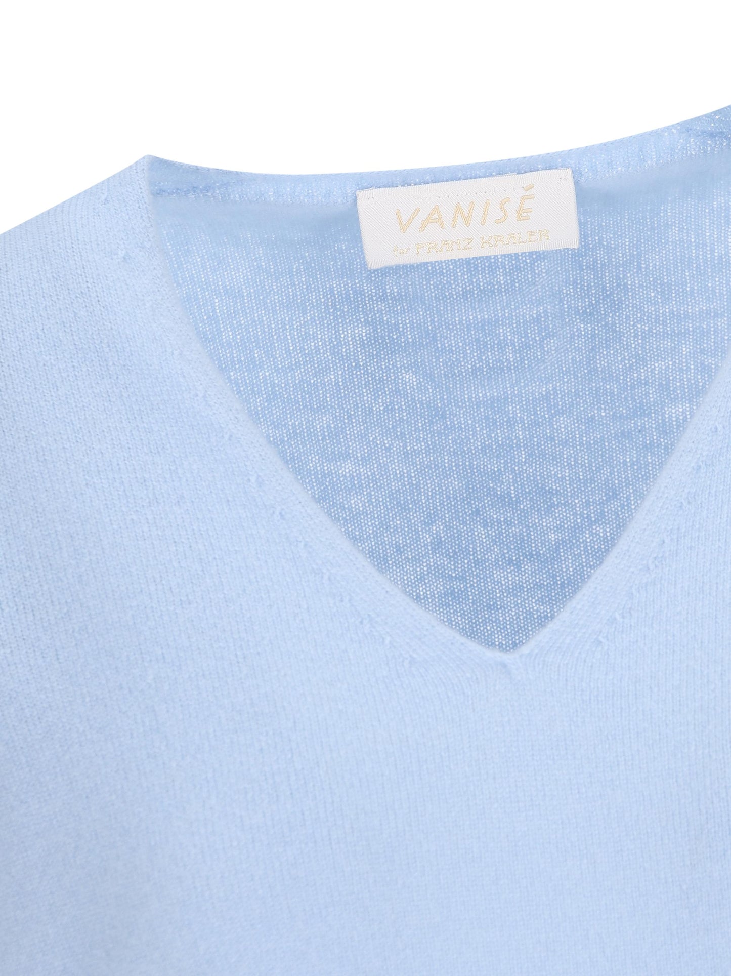 Maglia realizzata in cashmere. V34600 ACQUAMARINA VANISE'