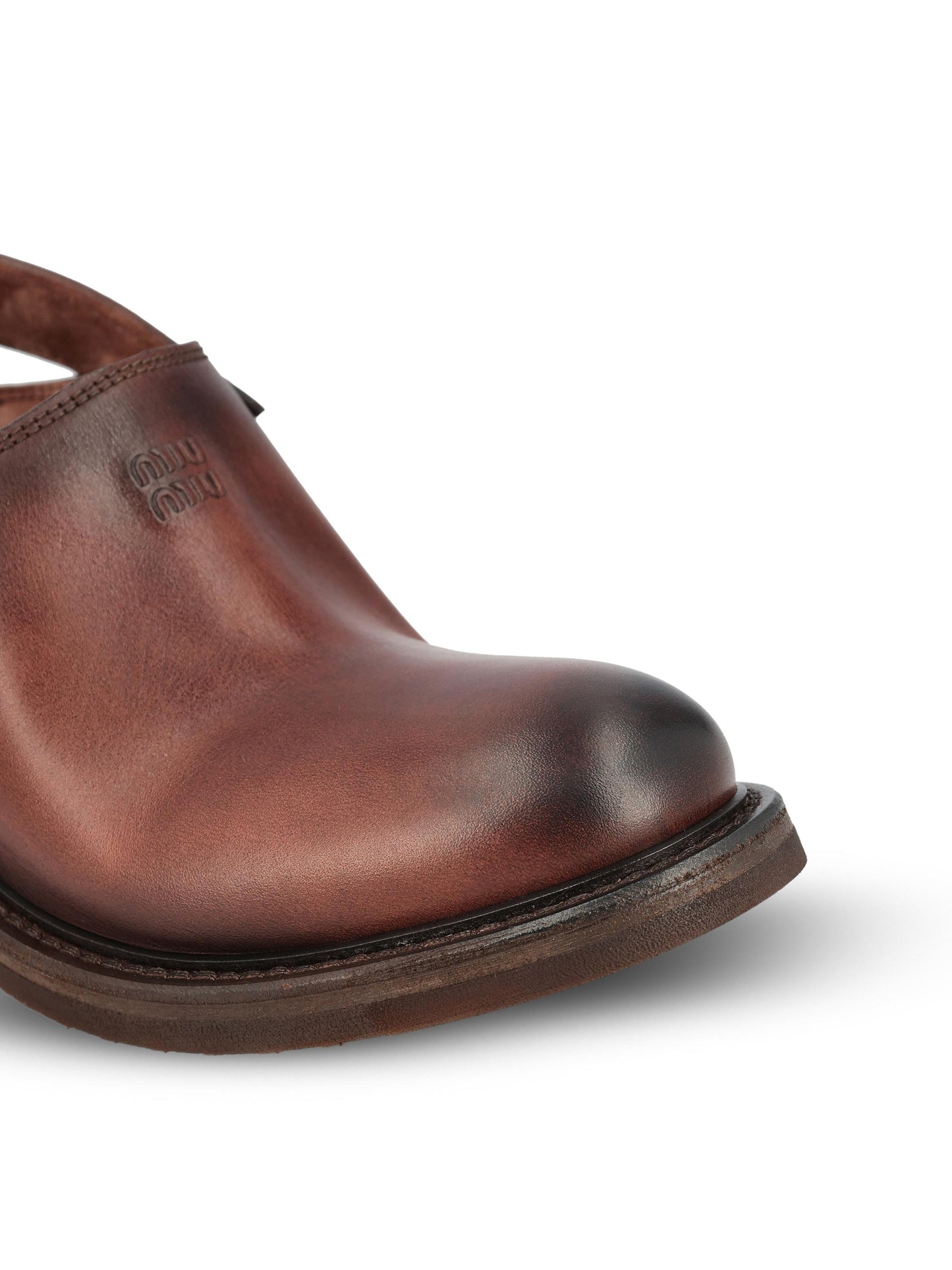 Sabot in pelle di vitello. 5R667E 5ODF0201 MIU MIU