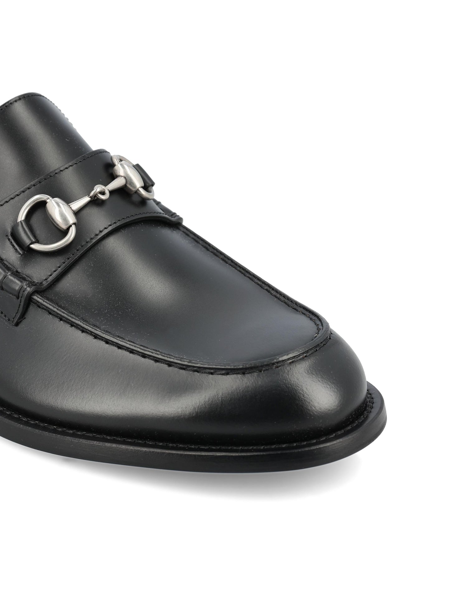 Mocassini realizzati in pelle. 851398 AAFAR1000 GUCCI