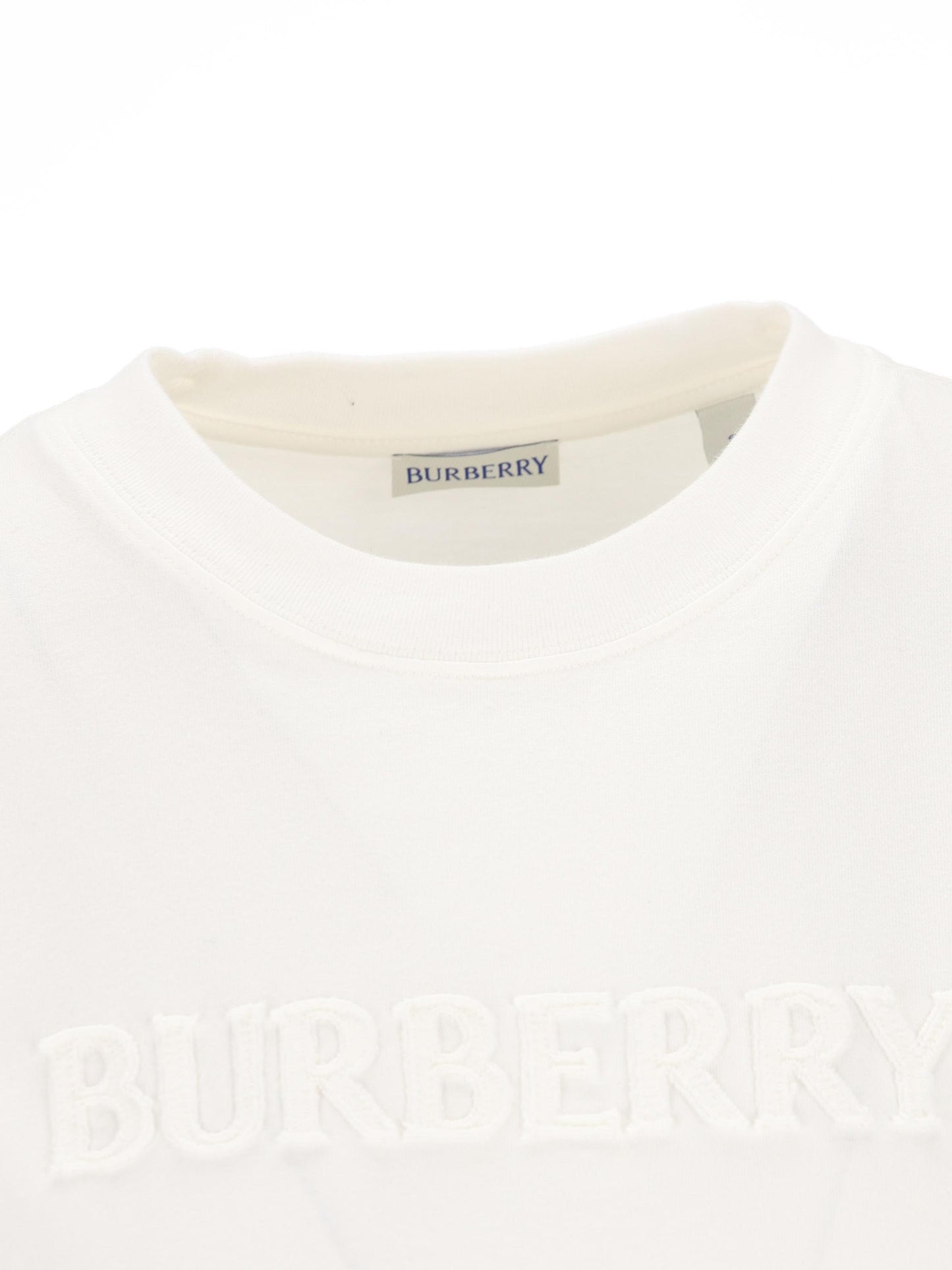 T-Shirt realizzata in cotone. 8118966 B7078 BURBERRY