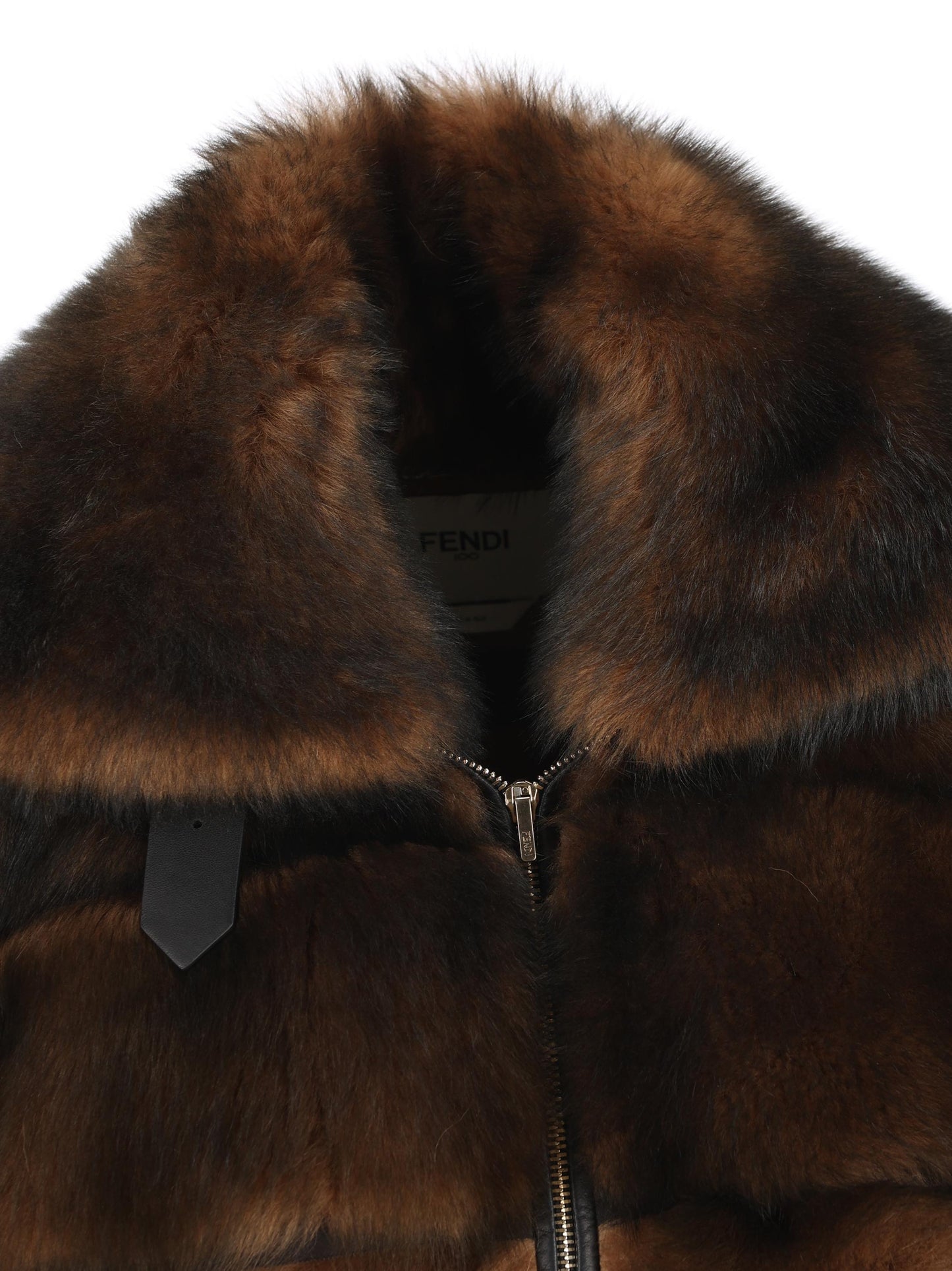 Giacca realizzata in montone. FM5426 AYLHF0QD9 FENDI