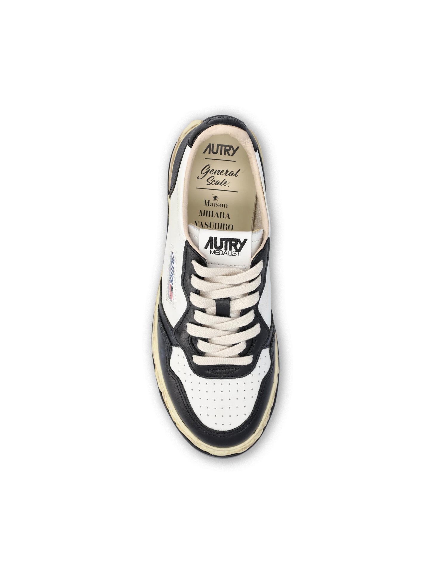 Sneakers realizzate in pelle. AVLW MMY3 AUTRY - MIHARA YASUHIRO