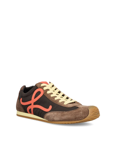 Sneakers realizzate in pelle. MBR2282X09 7847 LOEWE