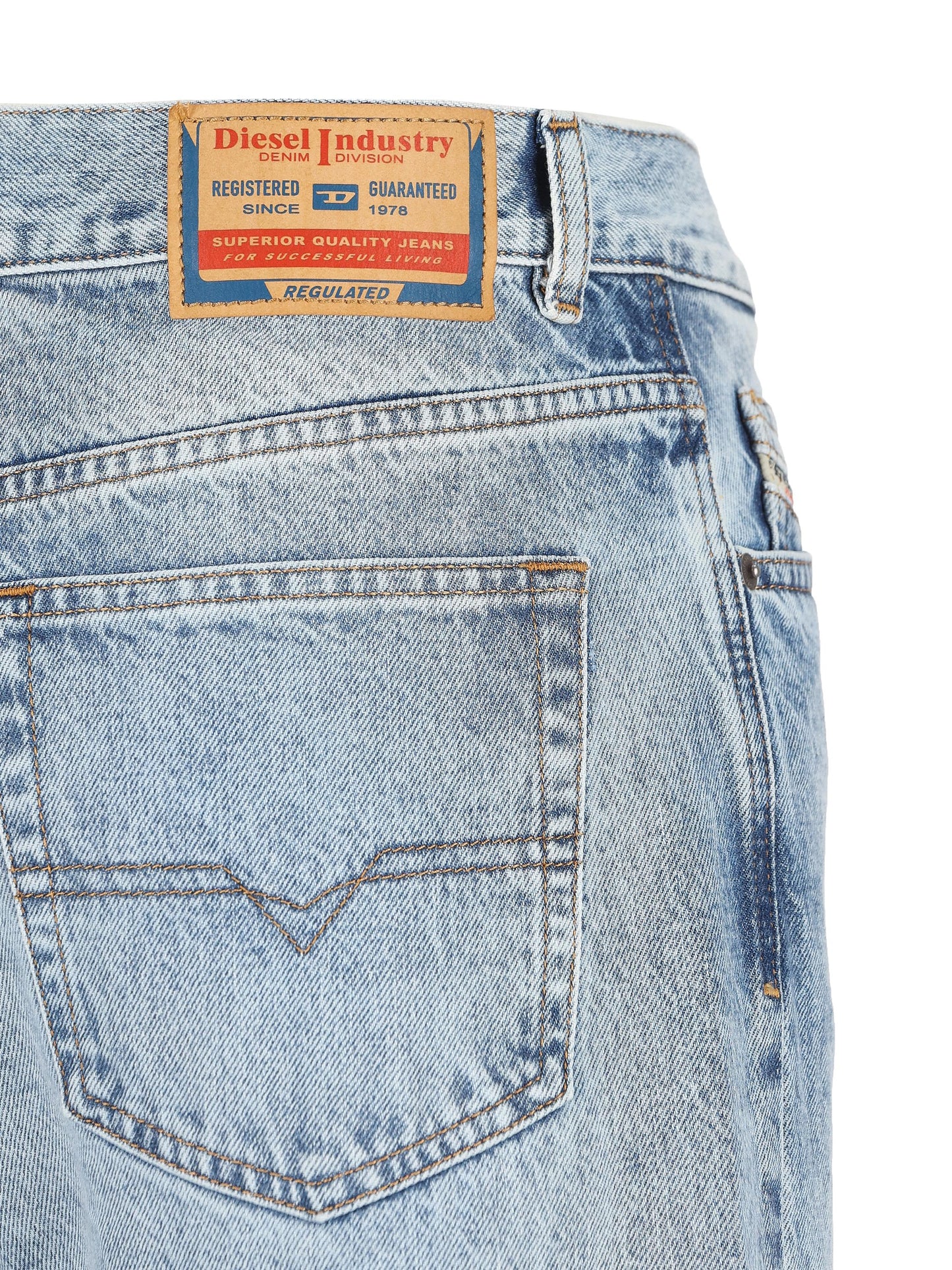 Jeans realizzati in cotone. A19869 09I2901 DIESEL