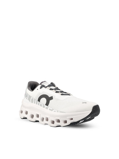 Sneakers realizzate in tessuto tecnico. 6198433 ON