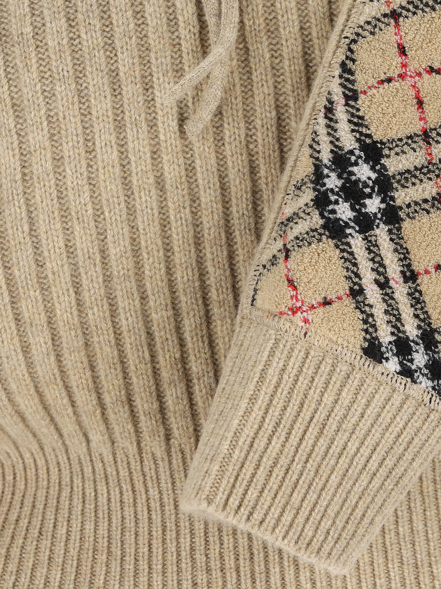 Maglia realizzata in cashmere e lana. 8121145 B6545 BURBERRY