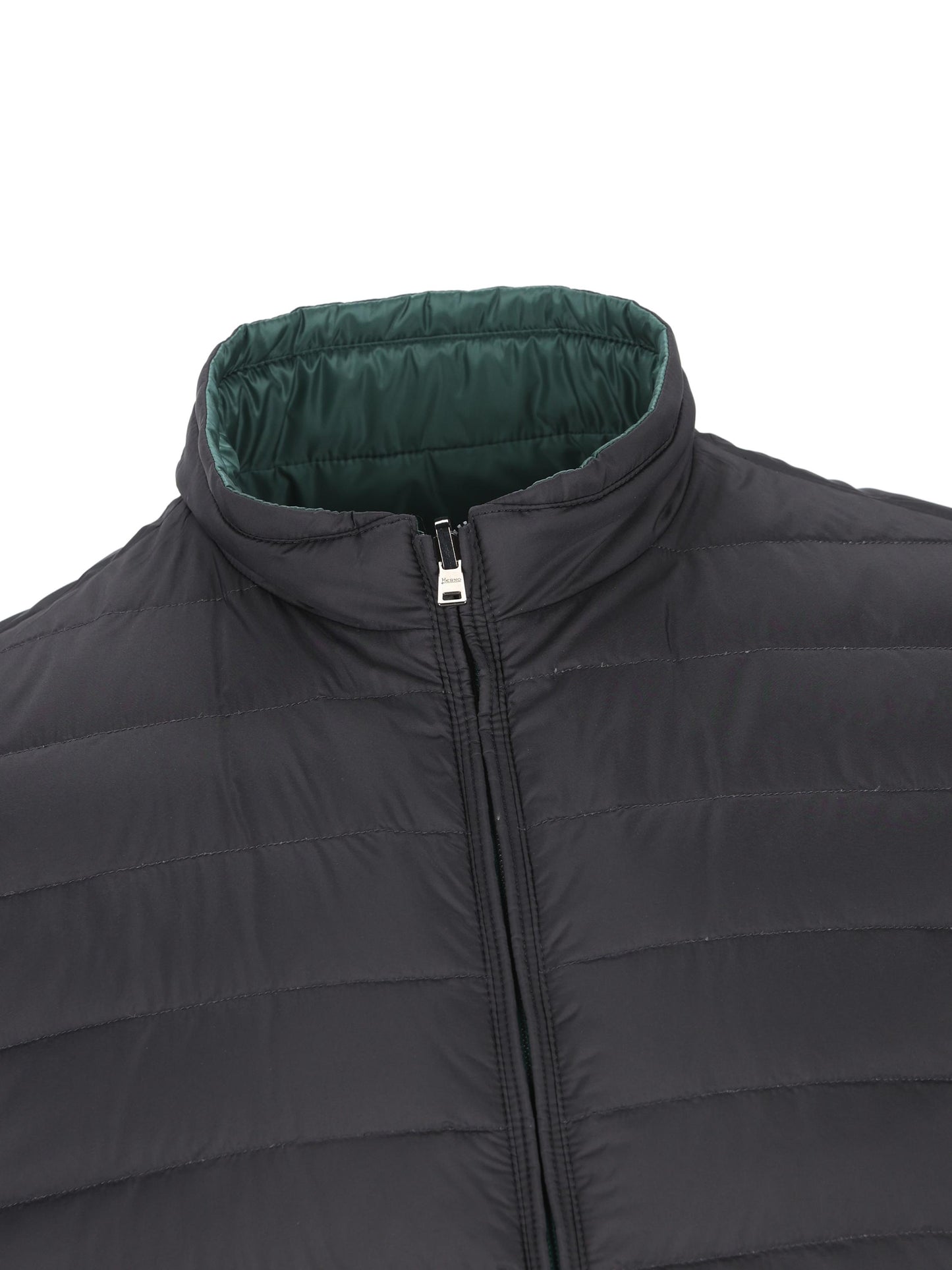 Gilet reversibile realizzato in poliammide. PI001320U 12020Z7892 HERNO