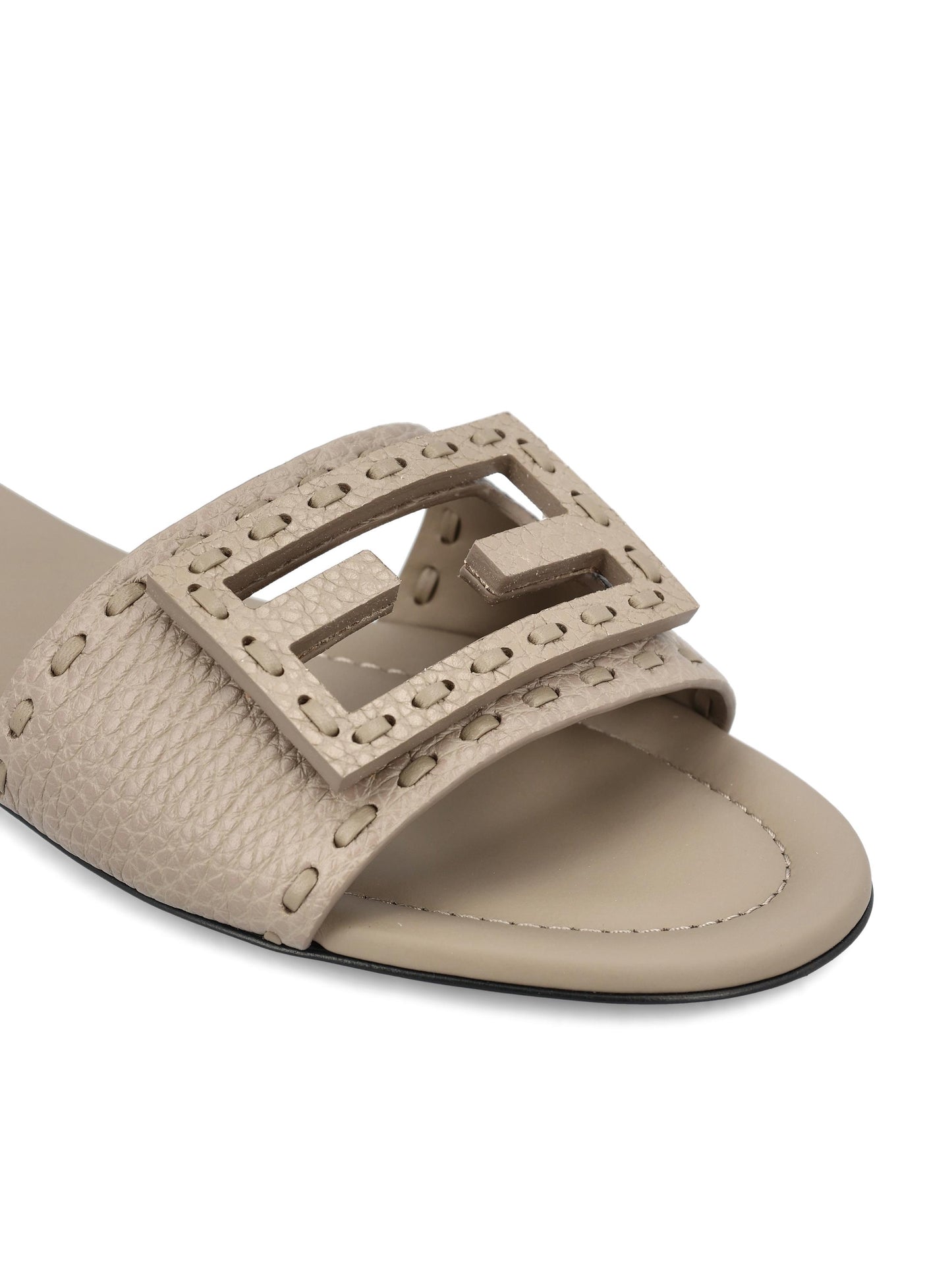 Slide realizzate in pelle. 8R8136 AQY2F1MXM FENDI