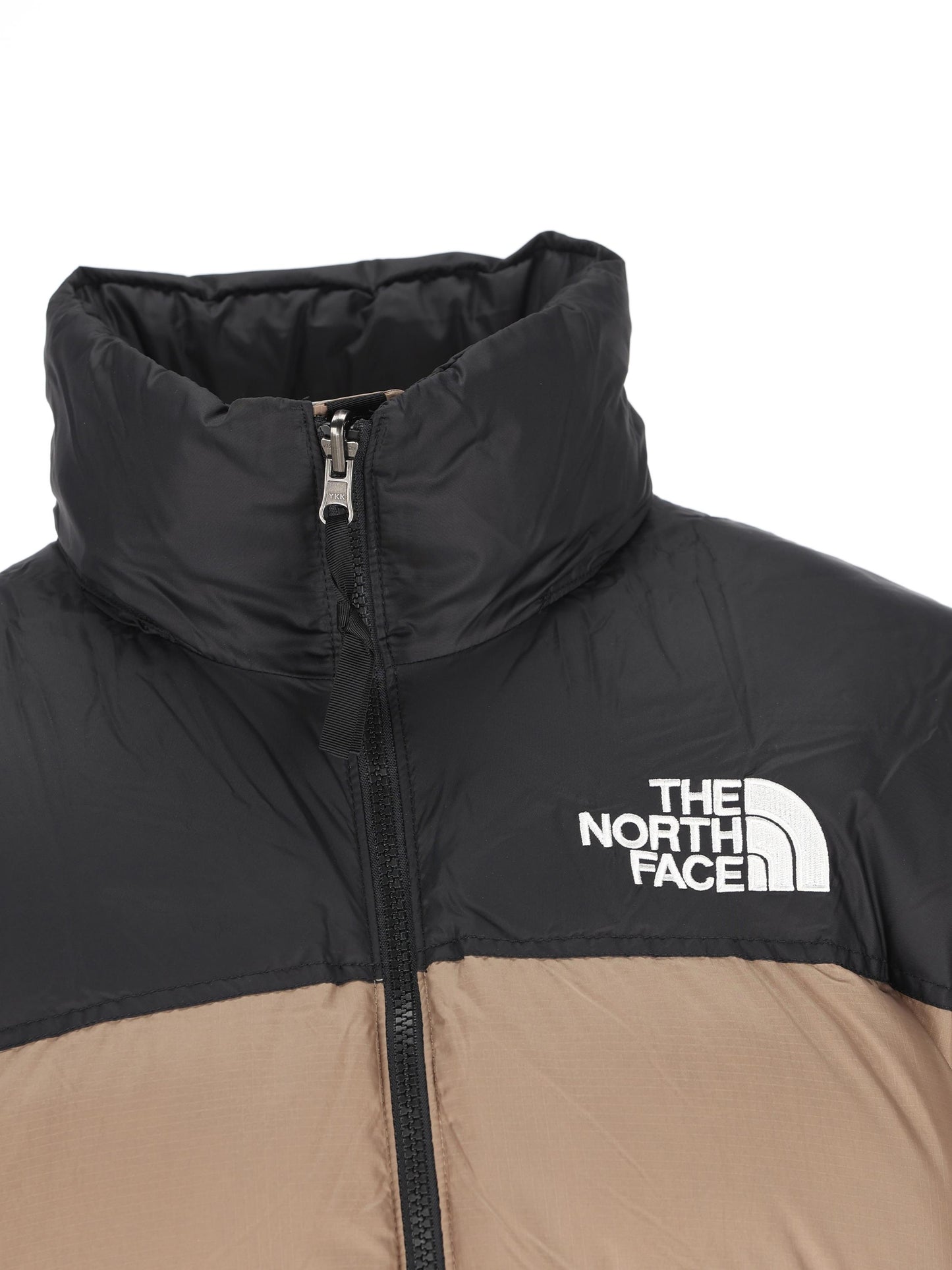 Giacca realizzata in nylon ripstop. NF0A3C8D DHL1 THE NORTH FACE