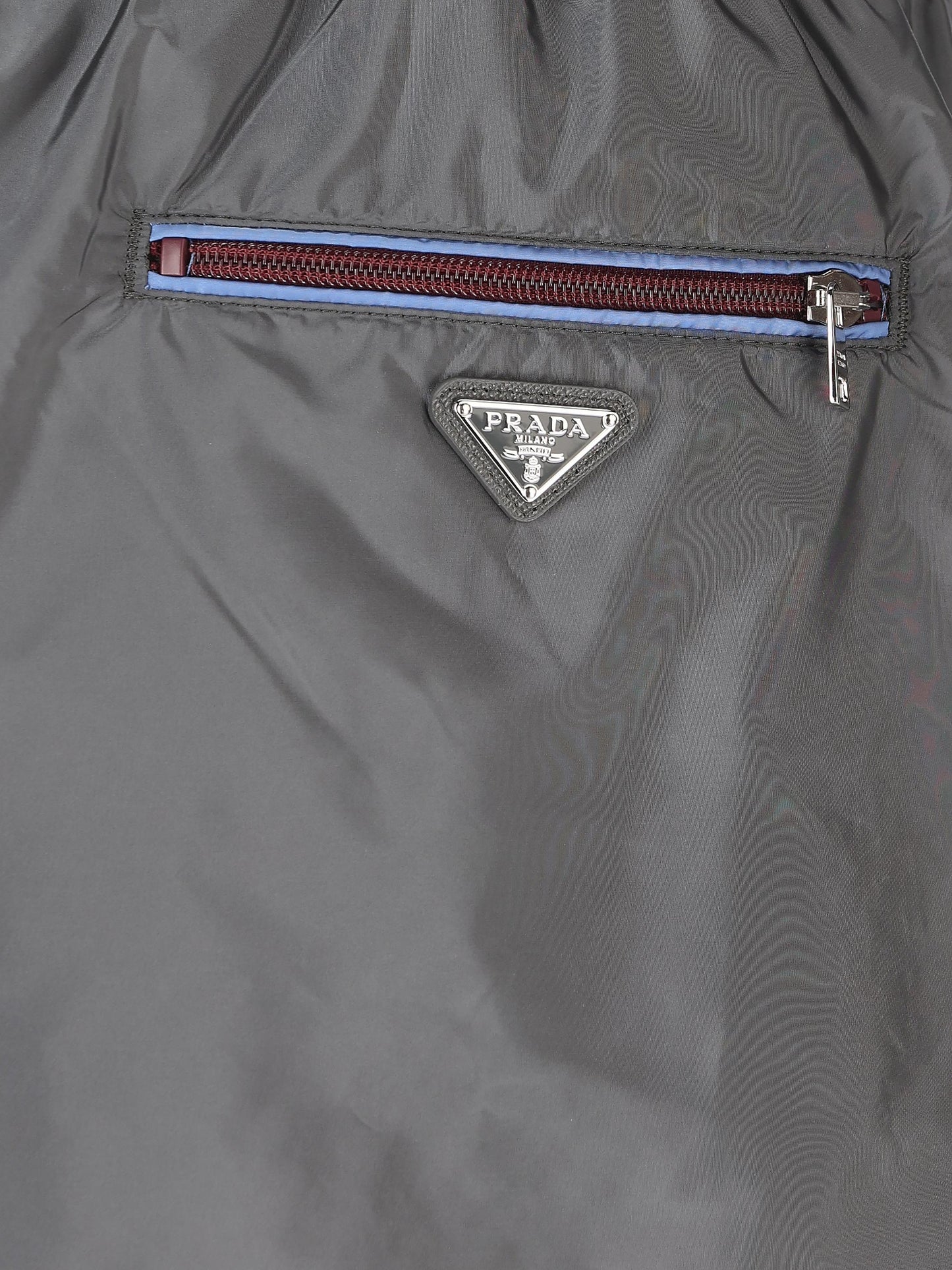 Costume realizzato in poliammide riciclata. UB381 1WQ9F0V18 PRADA