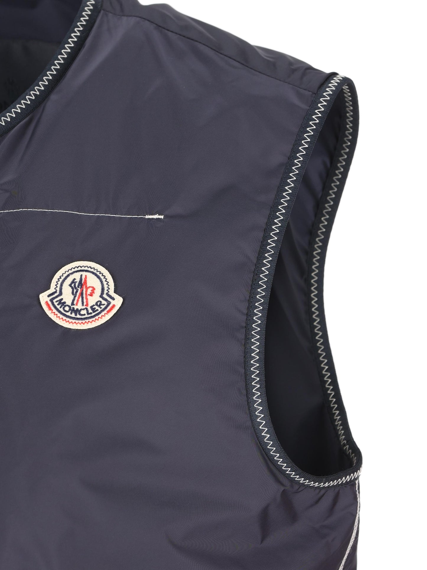 Gilet realizzato in poliammide. W1A00150 53A5E77B MONCLER