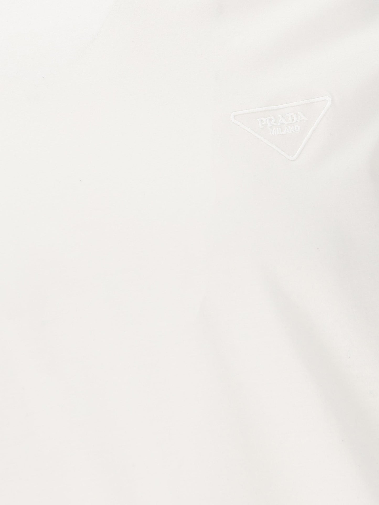 T-shirt realizzata in cotone. UJN712 152YF0009 PRADA