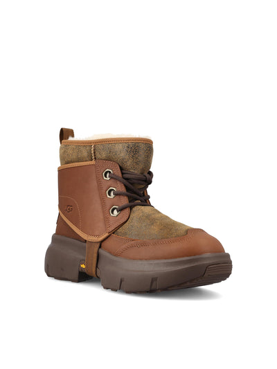 Stivali realizzati in montone. 1171351 CHE UGG