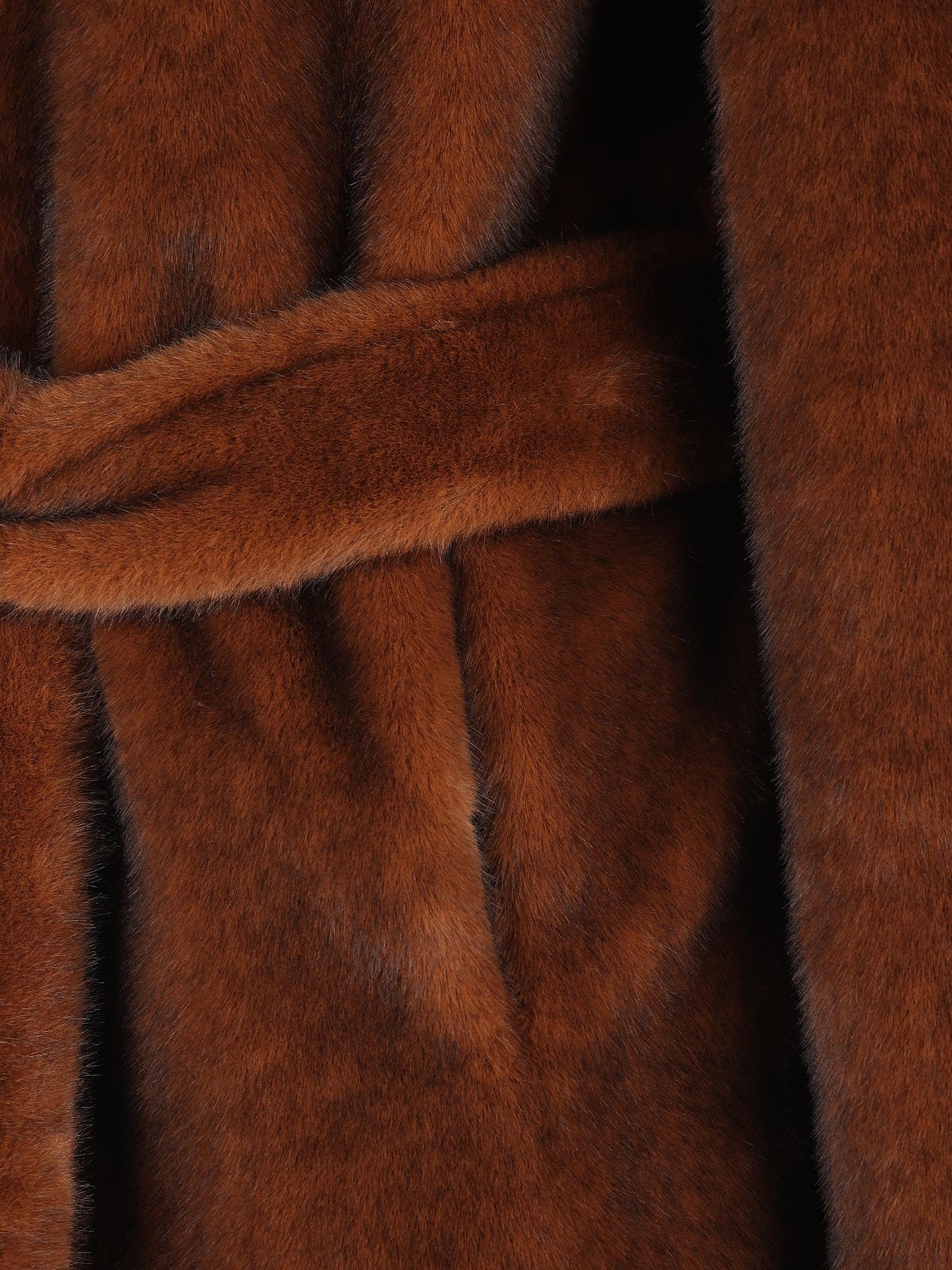 Cappotto realizzato in poliestere. CA000582D 127398800 HERNO