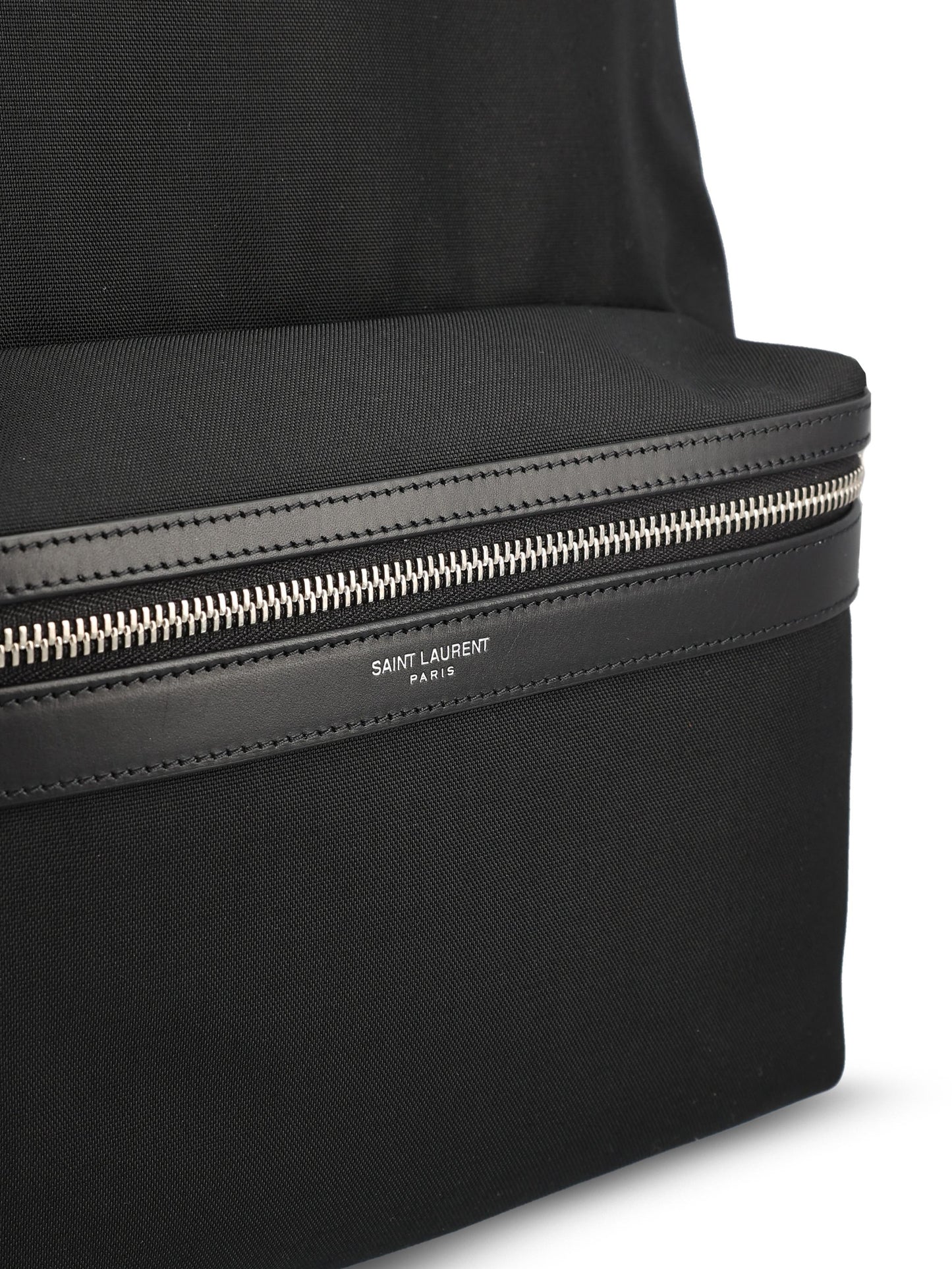 Zaino realizzato in poliammide e pelle di vitello. 534967 FAEYY1000 SAINT LAURENT