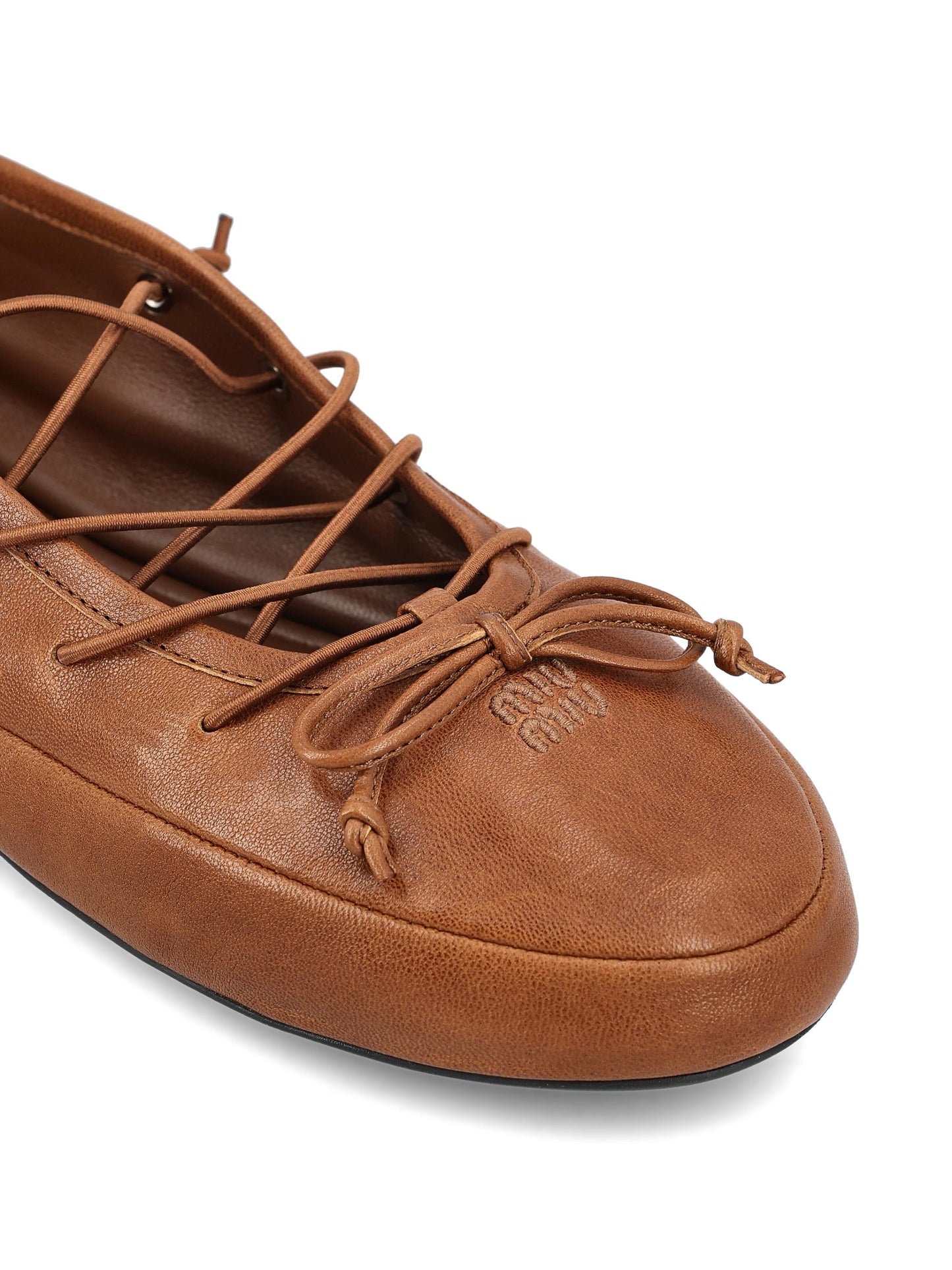 Ballerine realizzate in pelle di agnello. 5F636E EFXF0316 MIU MIU