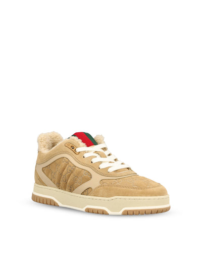Sneakers realizzate in pelle di vitello. 838883 AAE509558 GUCCI