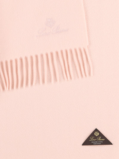 Sciarpa in cashmere. FAO3766 3772 LORO PIANA