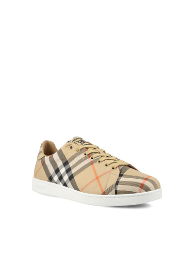 Sneakers realizzate in poliammide. 8118846 B9368 BURBERRY