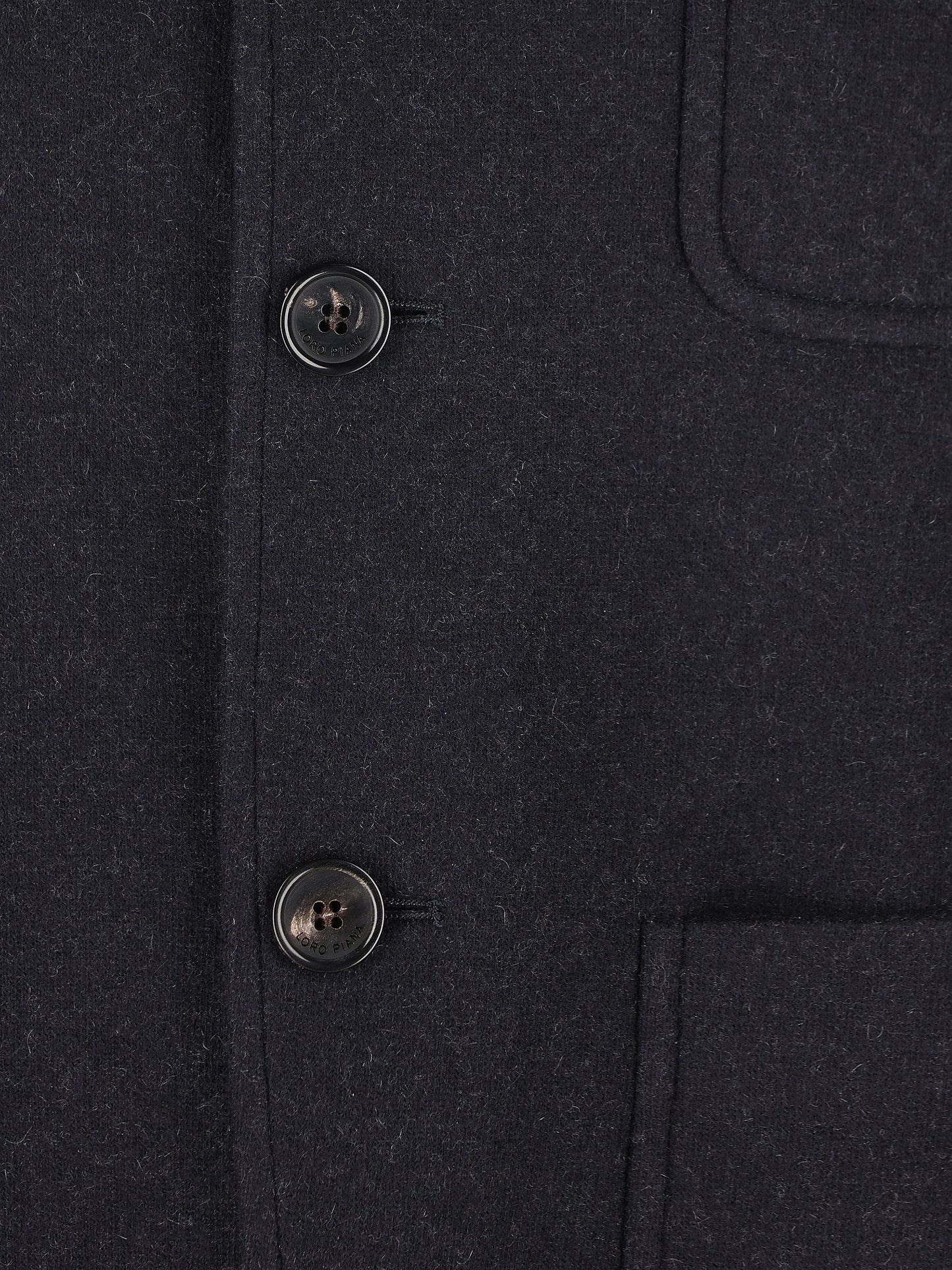 Giacca realizzata in cashmere. FAN9004 W000 LORO PIANA